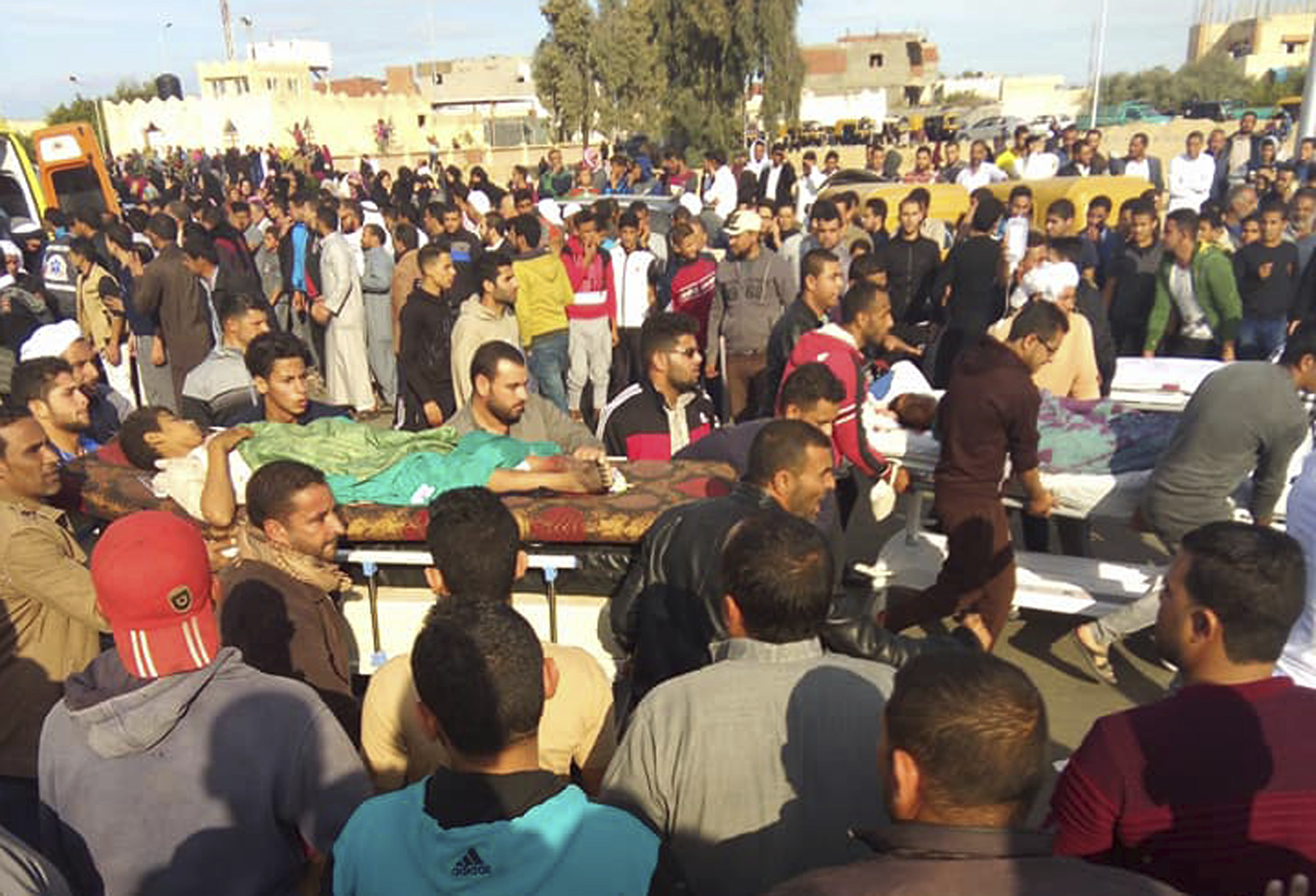 Броят на жертвите на атентата в Синай стана 305