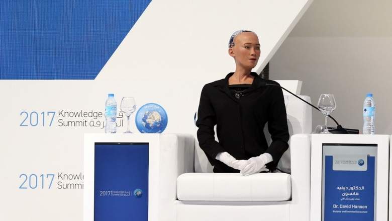 Роботът София поиска дете