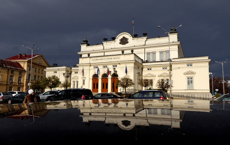 Без средства за „Александър Невски“ и Зографския манастир