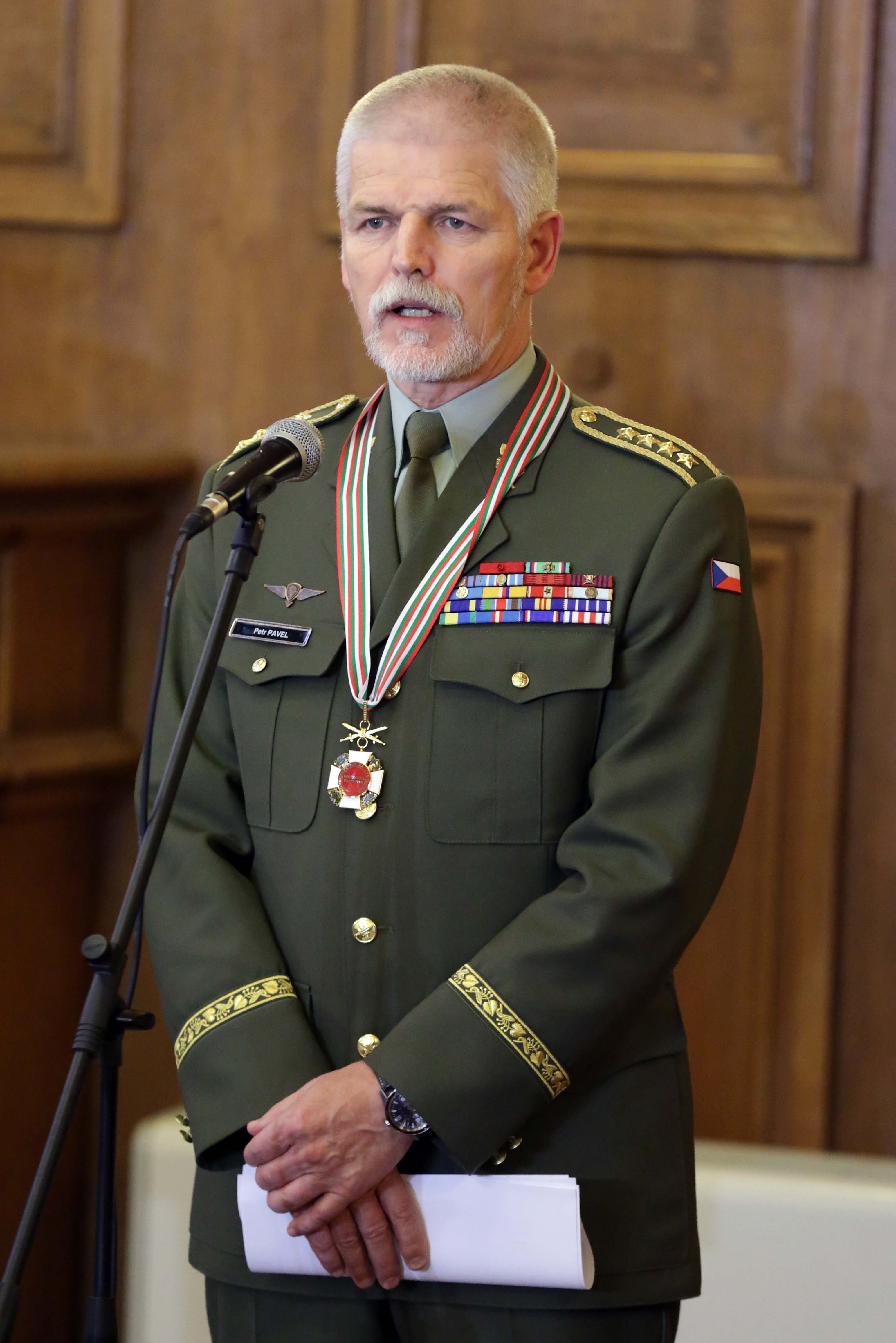 Генерал от НАТО похвали България за приноса й към Алианса