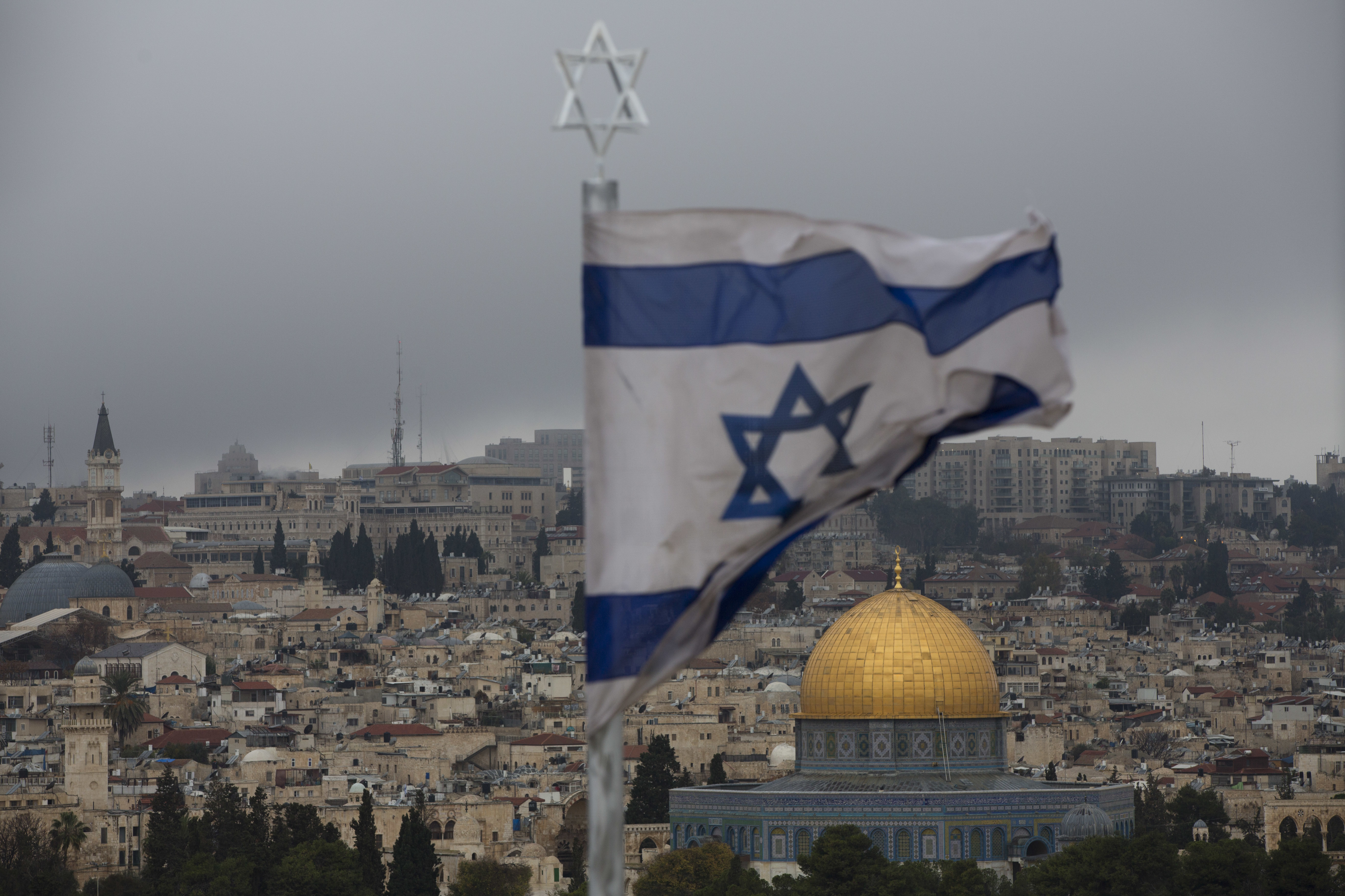 Израел кани 10 страни за посолства в Ерусалим