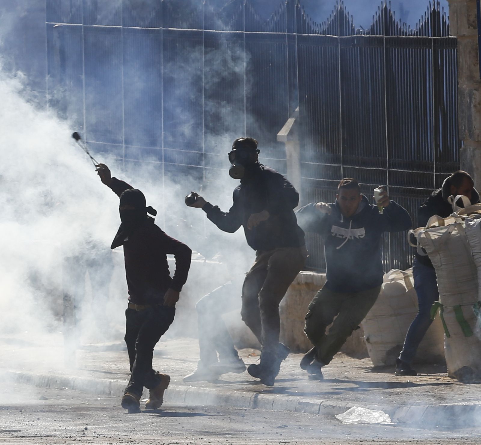 Полицията в Ерусалим използва сълзотворен газ
