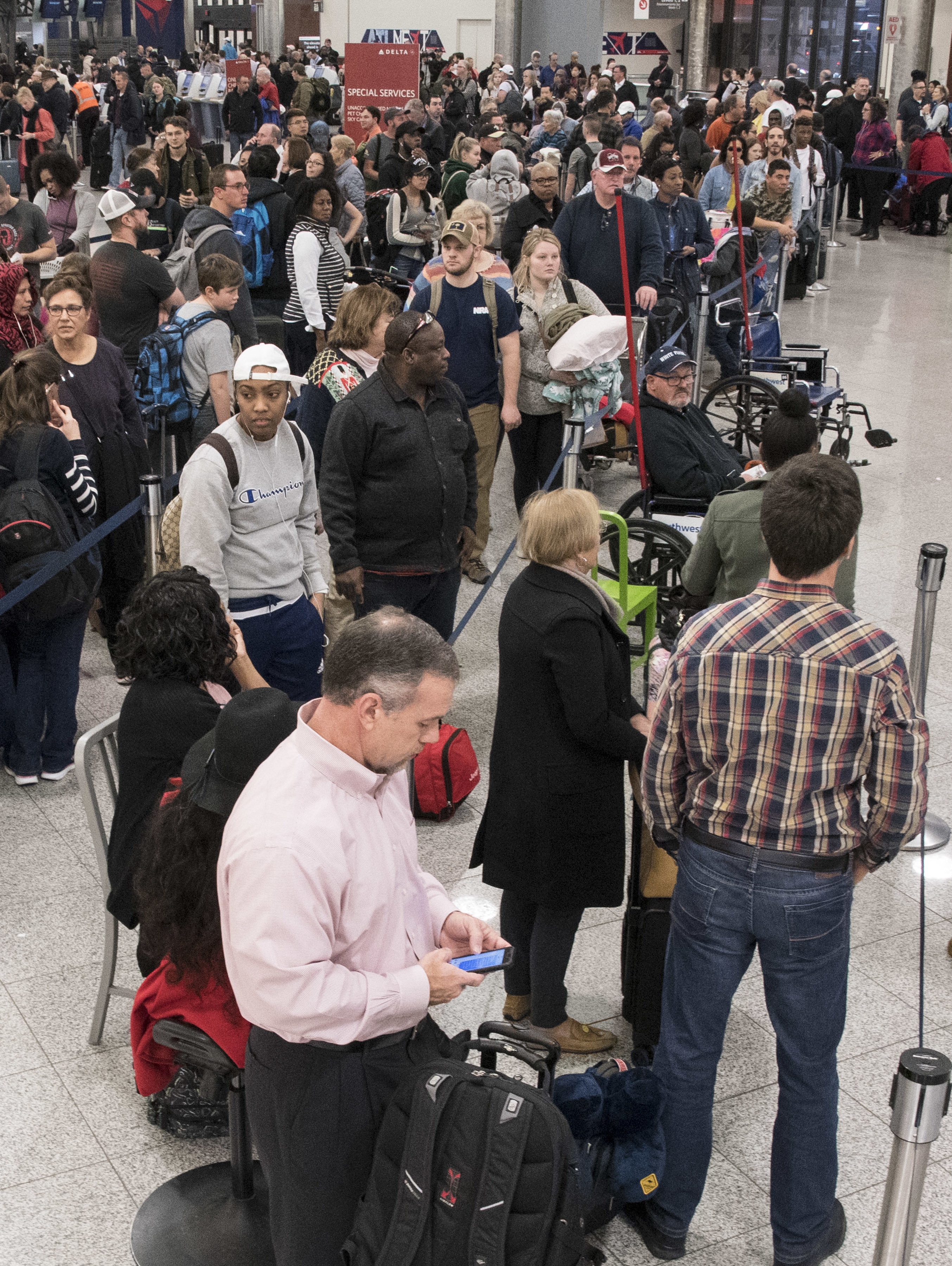 Повече от 1000 отменени полети на летище Атланта заради споране на тока