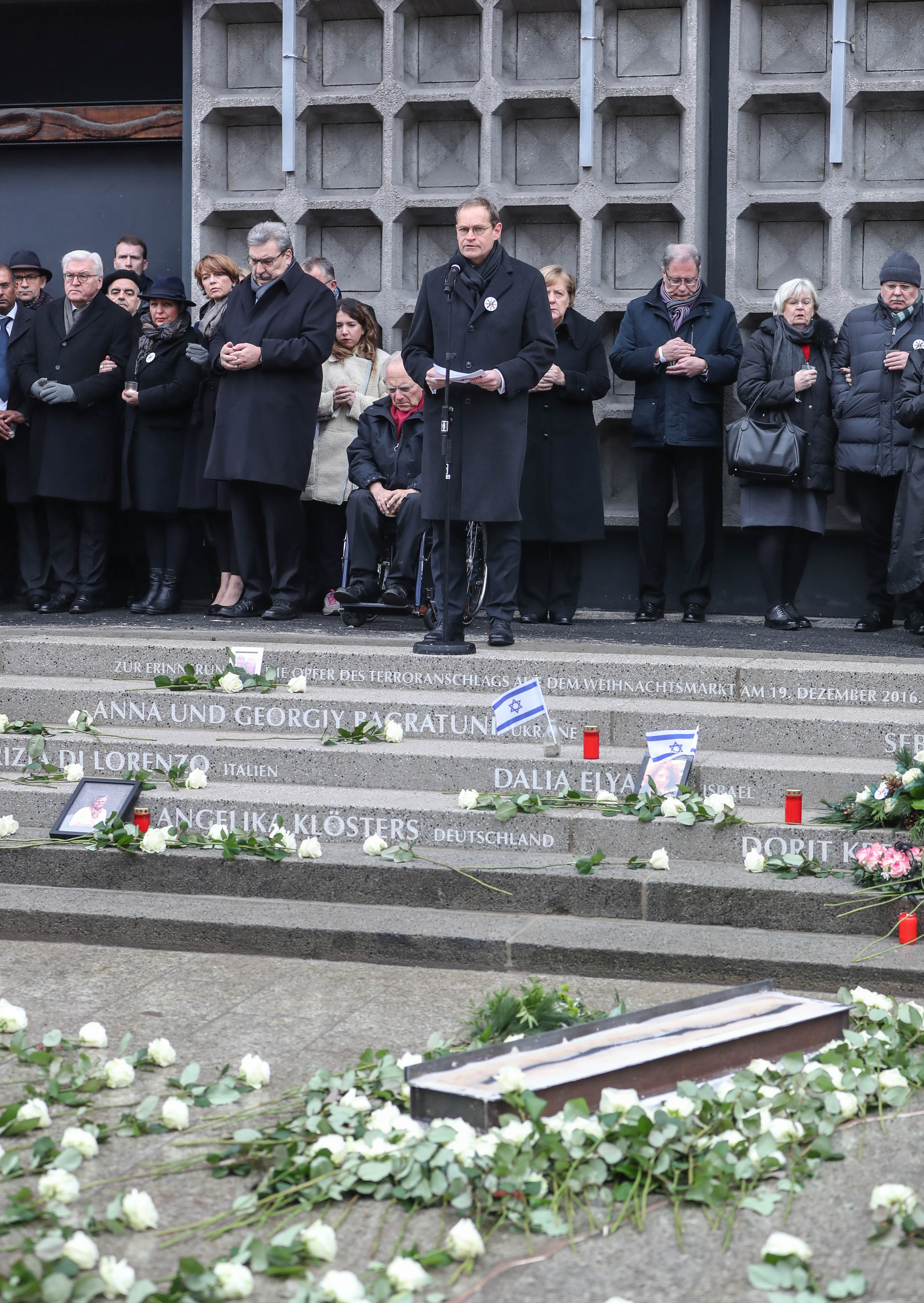 Откриха паметник на 12-те жертви на атентата в Берлин