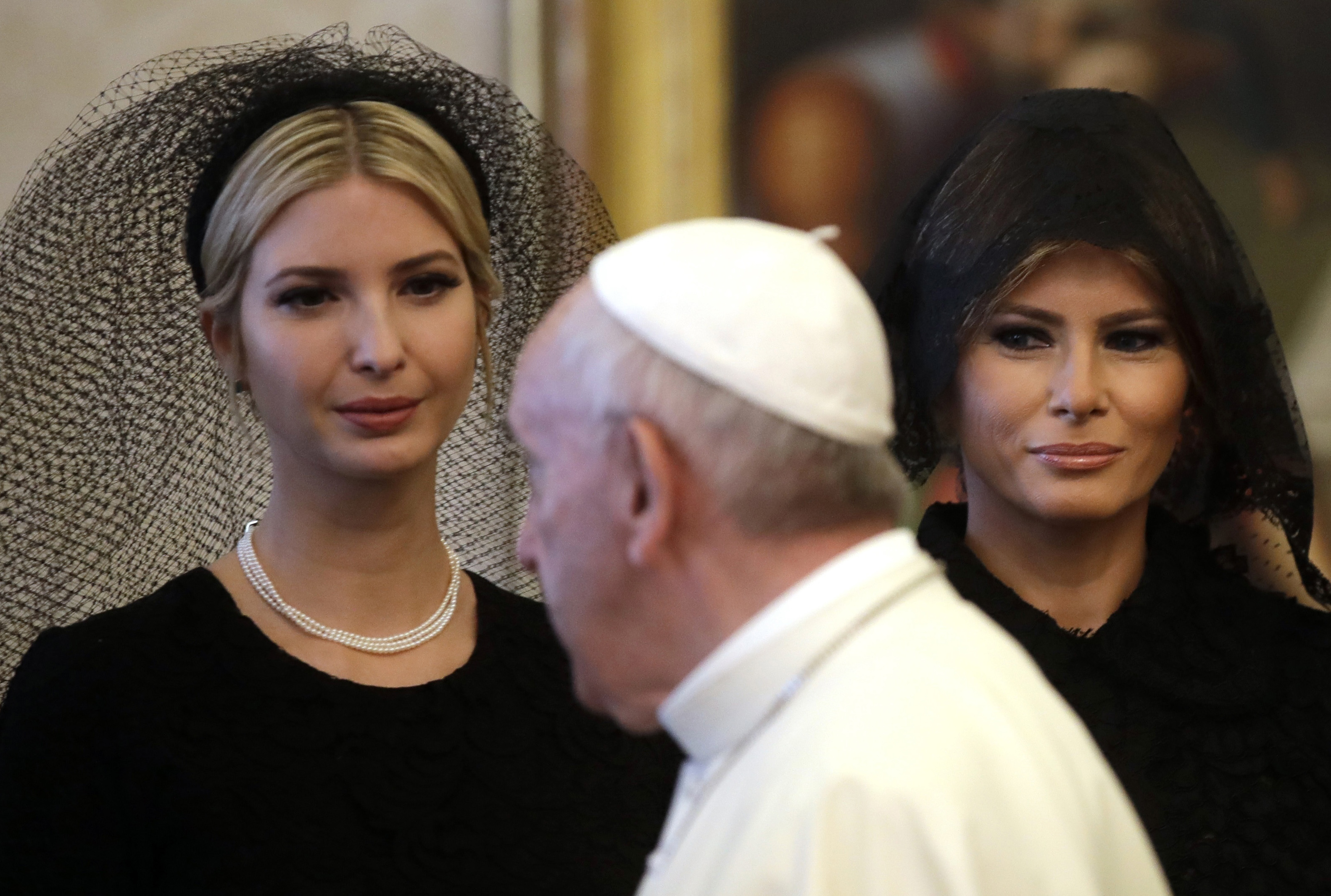 Мелания и Иванка Тръмп с папата