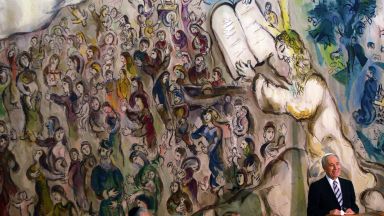 Авангардистът Марк Шагал се родил в пожар и умрял в асансьор