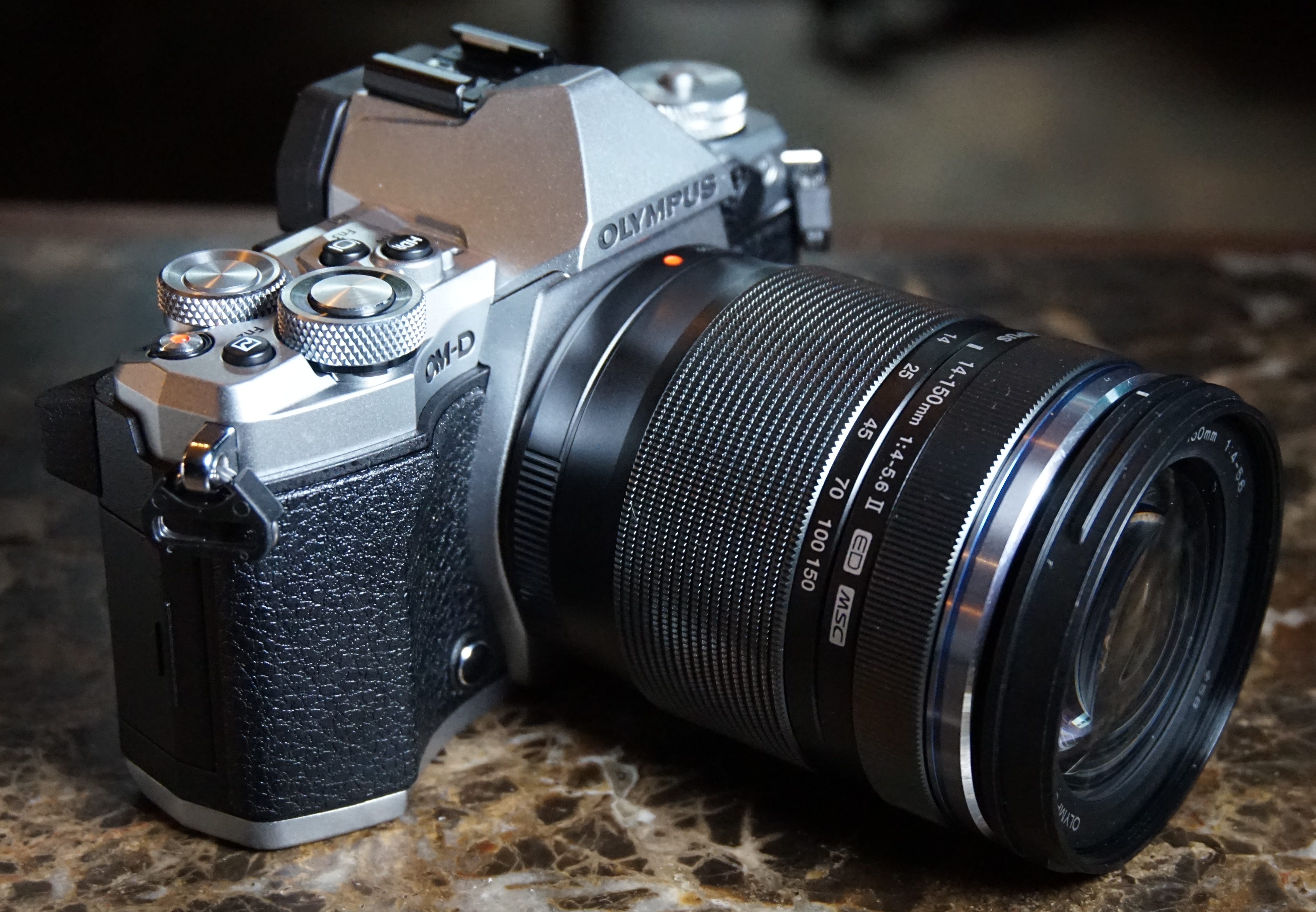 Olympus OM-D E-M10 Mark III