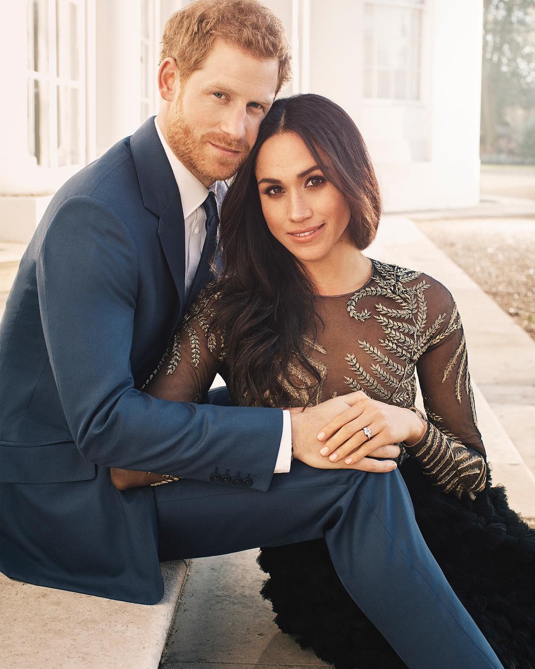 Принц Хари и Меган разпространиха официалните си годежни снимки