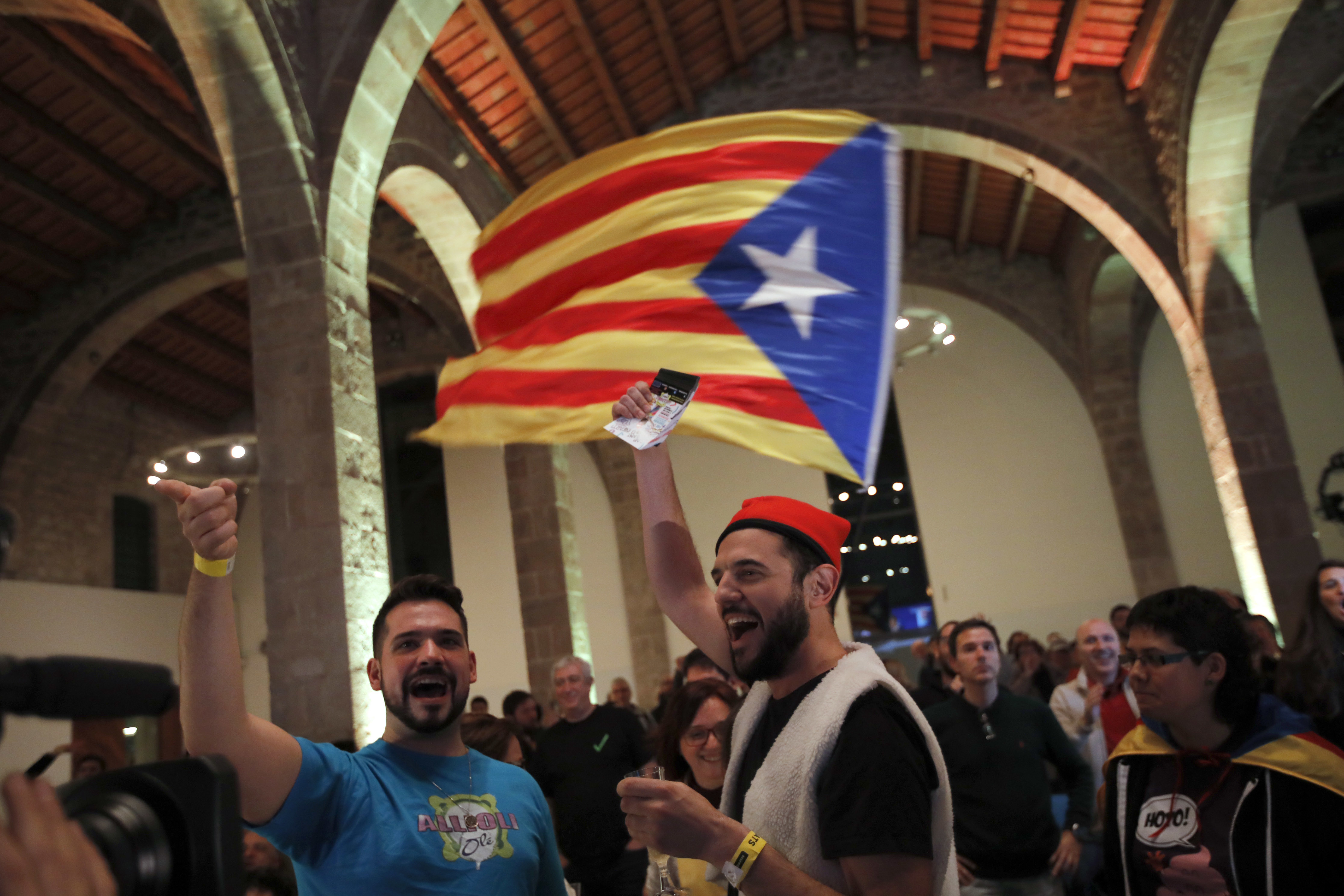Поддръжниците на независимостта на Каталуния празнуват
