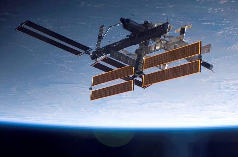 Кораб ”Союз” се скачи с Международната космическа станция