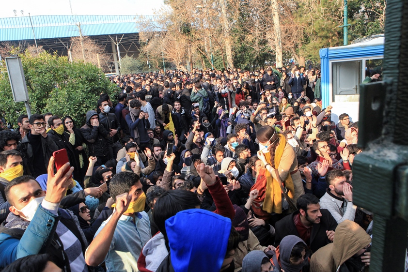 Още двама загинали при протестите в Иран