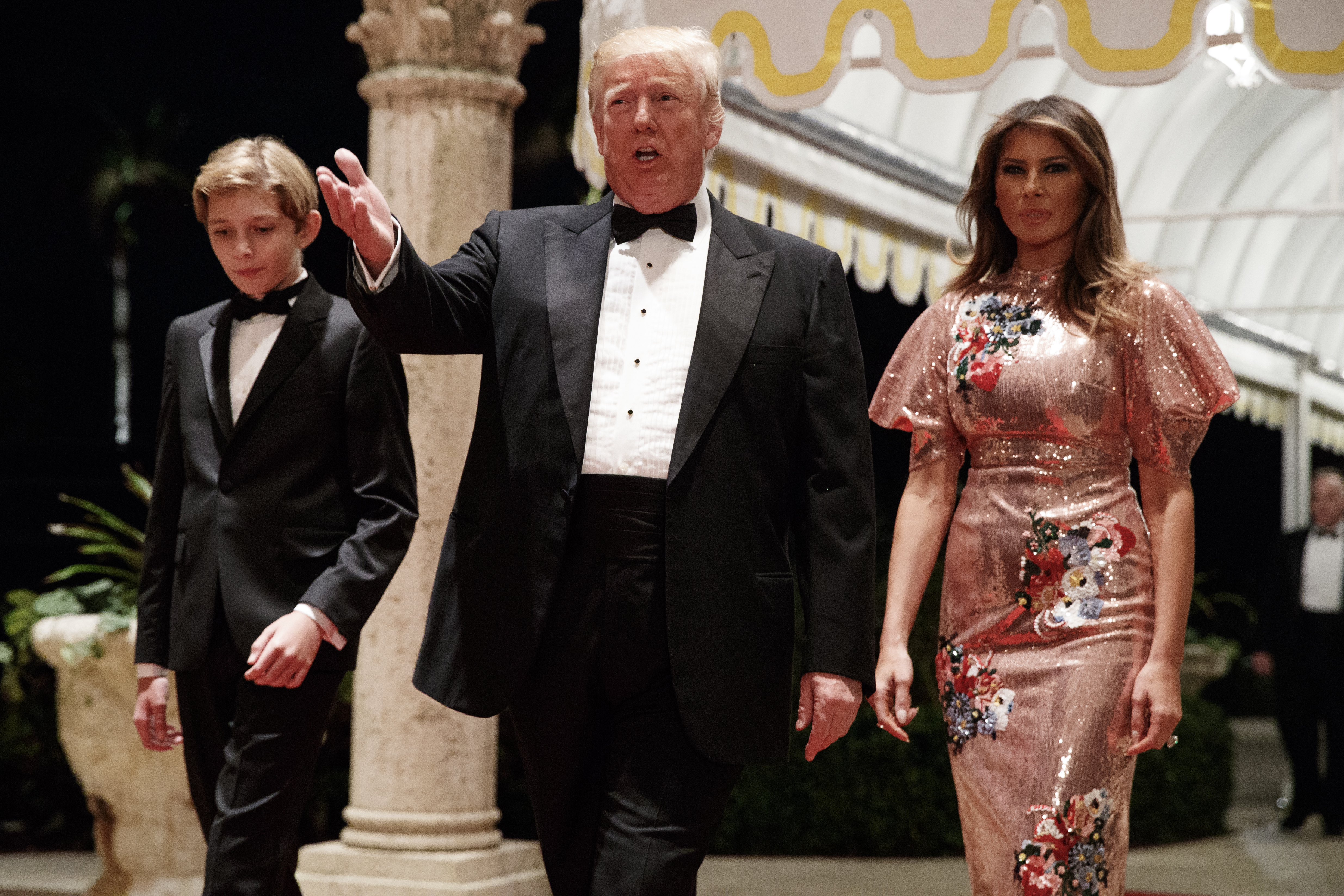 Доналд Тръмп със съпругата си Мелания Тръмп и синът си Барън
