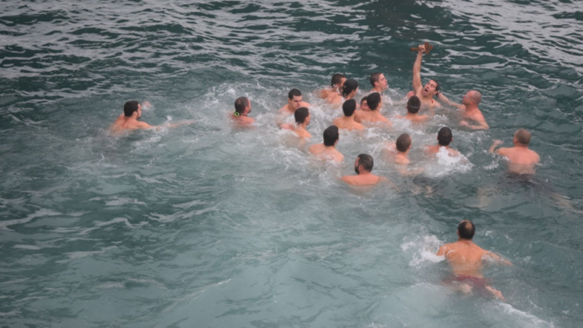 Днес в навечерието на големия празник Богоявление в православните храмове