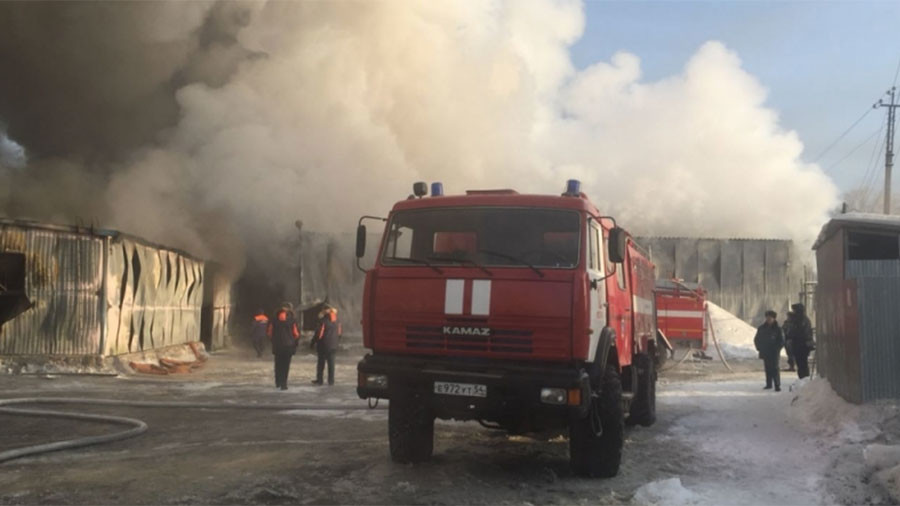10 души загинаха при пожар в обувна фабрика в Сибир
