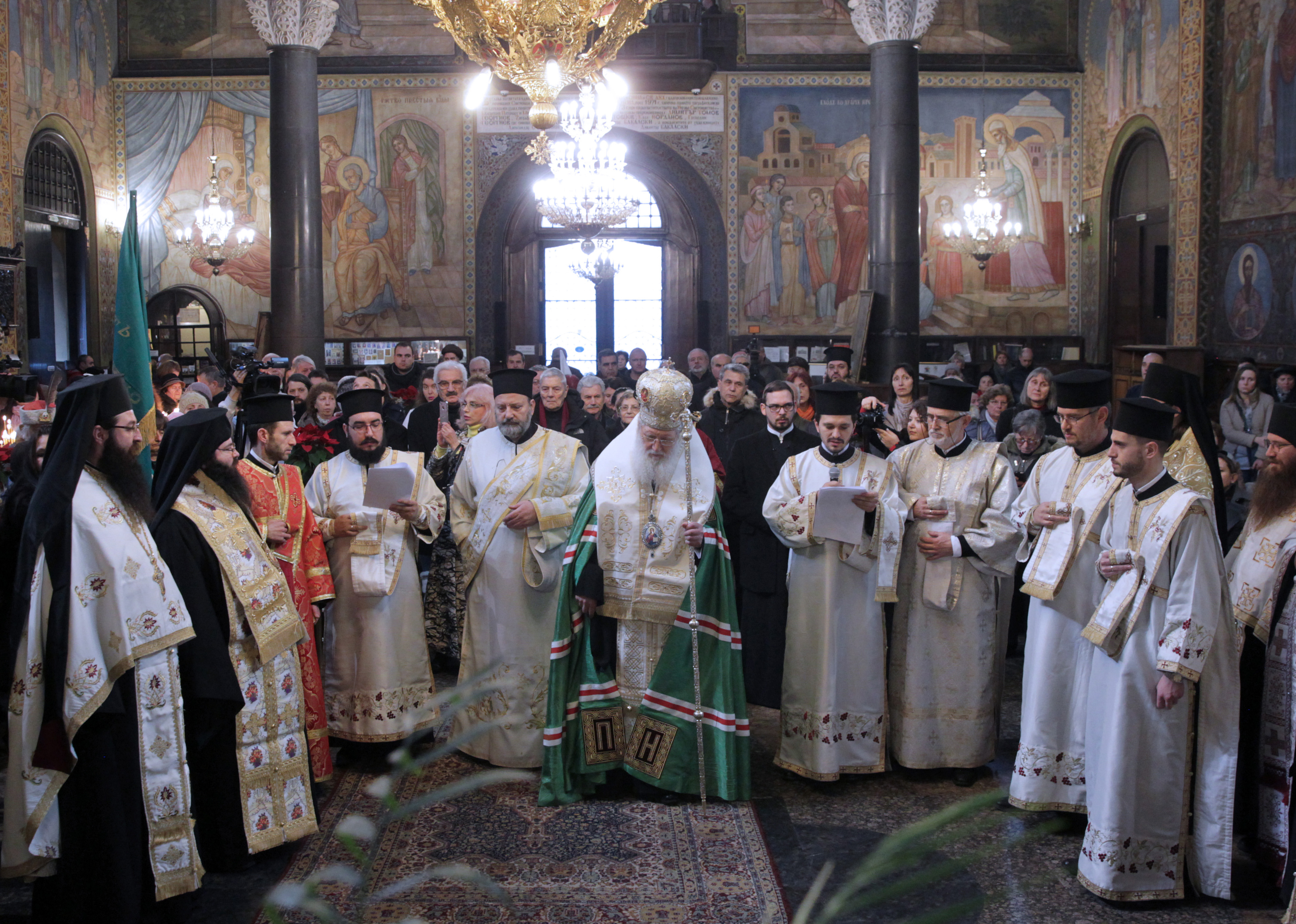 Молебенът беше отслужен личин от патриарх Неофит