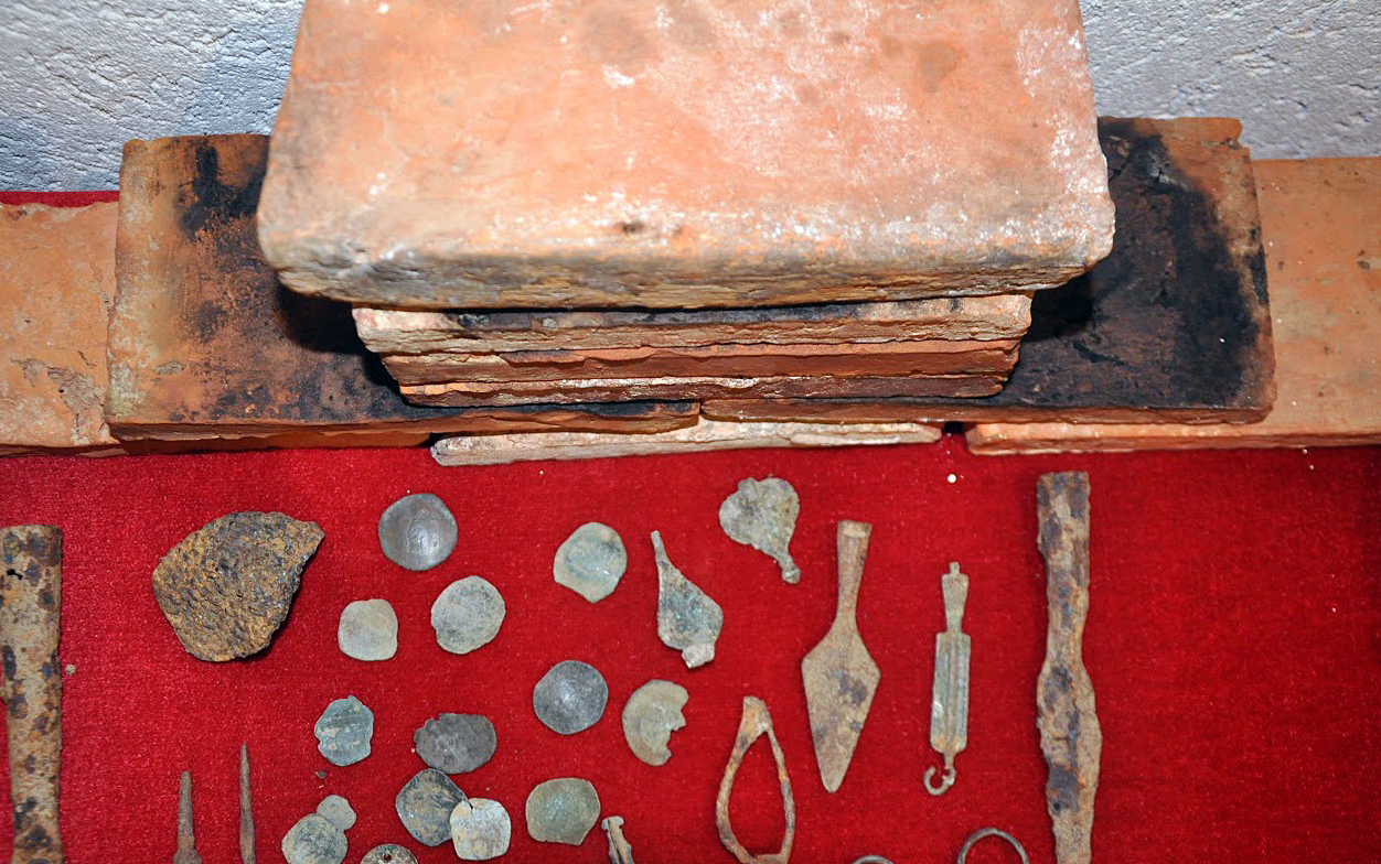 Редки монети сред намерените артефакти в Троянския манастир