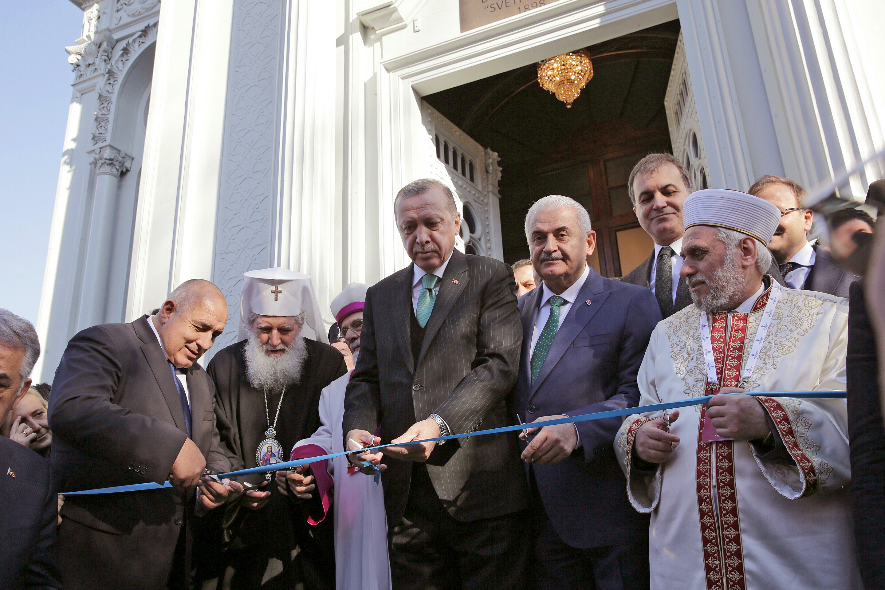 Йълдъръм и Ердоган по време на откриването на черквата ”Свети Стефан” в Истанбул