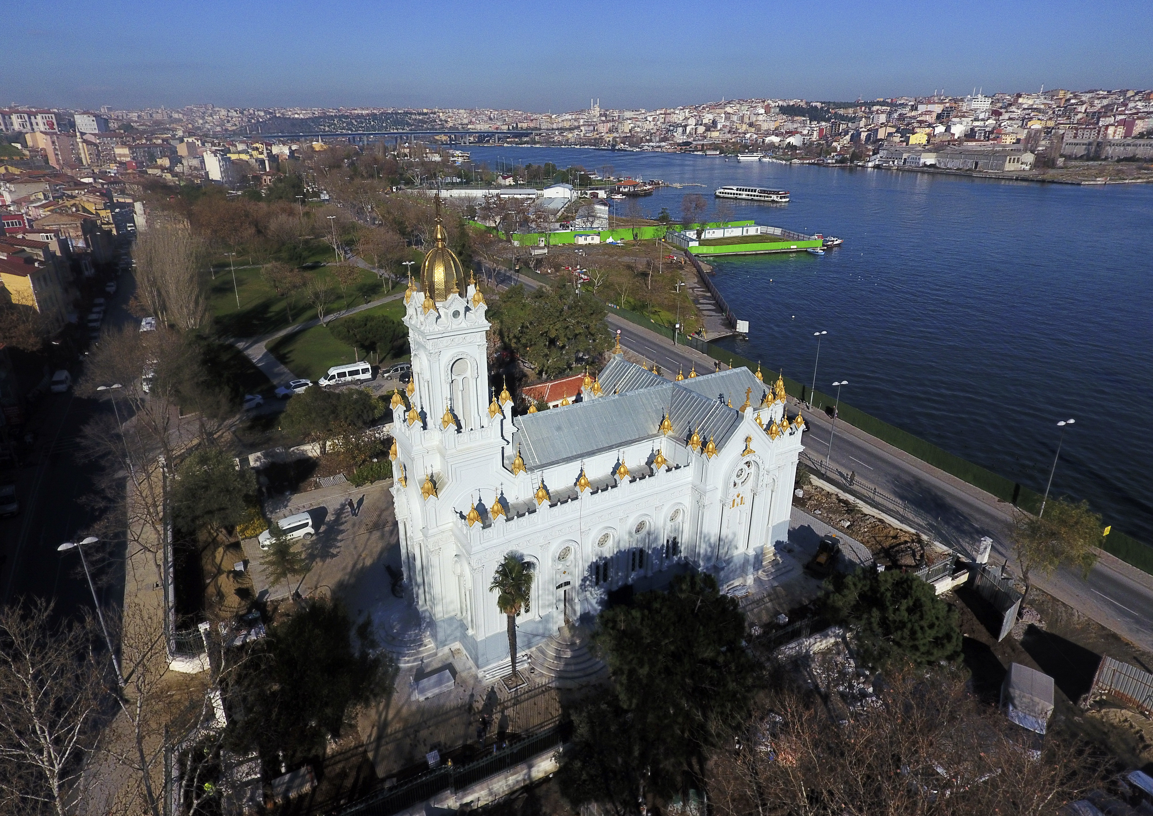 Желязната църква в Истанбул става на 130 години