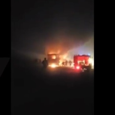 50 пътници се спасиха от горящ автобус (Видео)