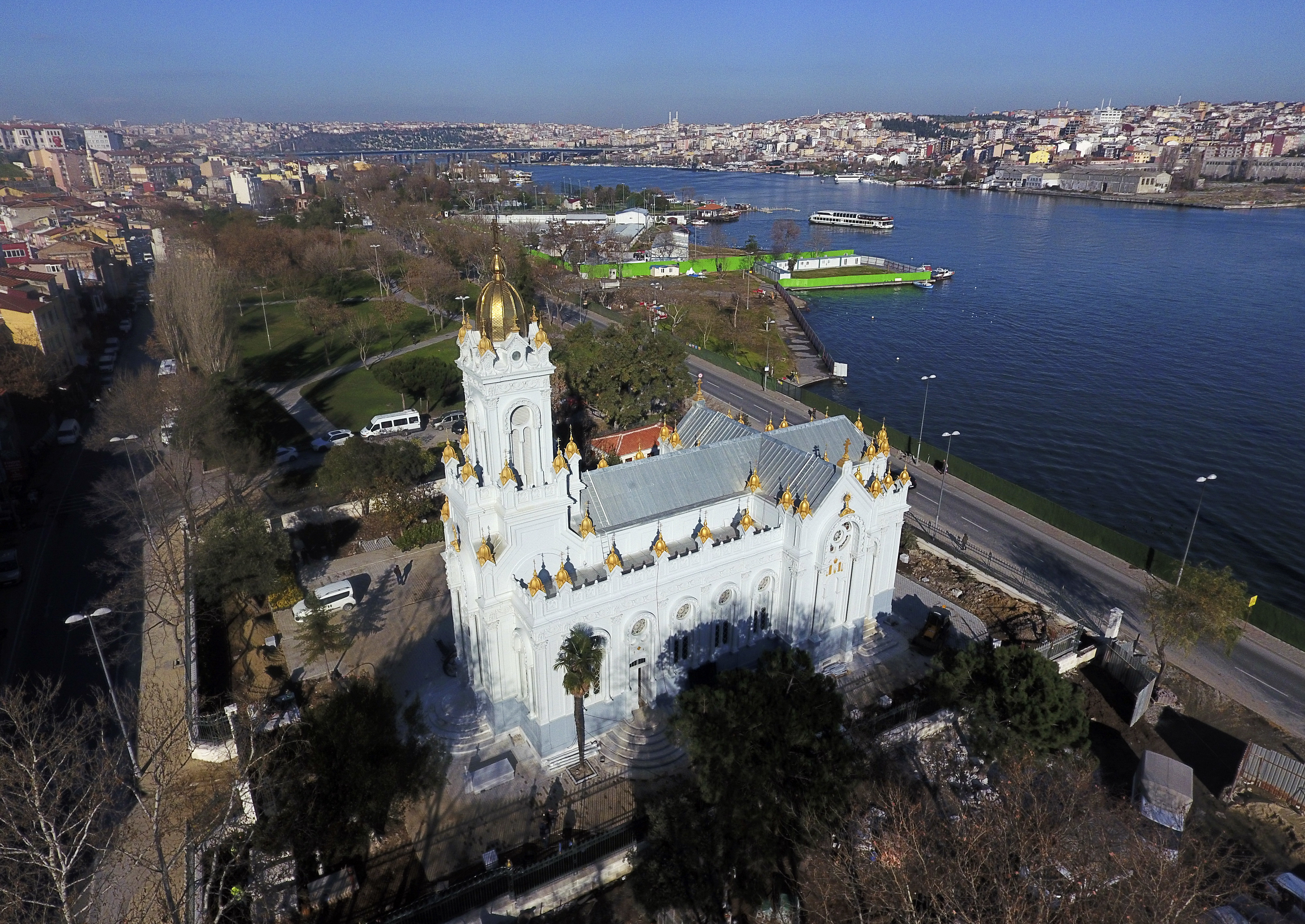 Желязната църква събира вярващите на Великден