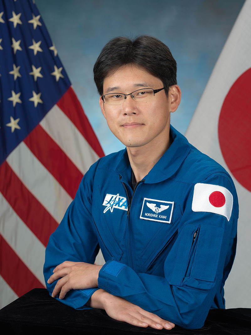 Японец пораснал с 9 см в космоса