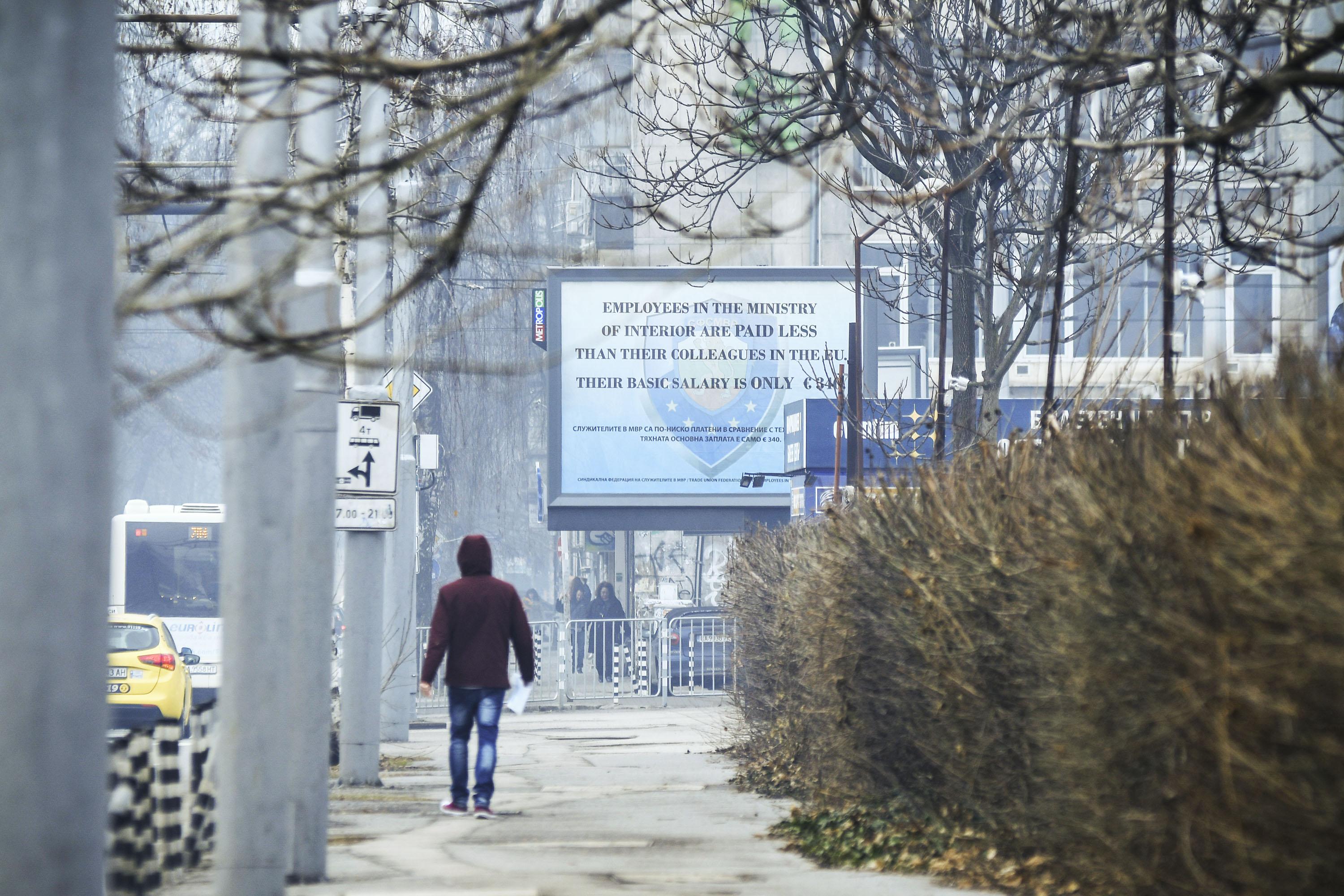 Борисов възмутен от свалянето на билборда на полицаите