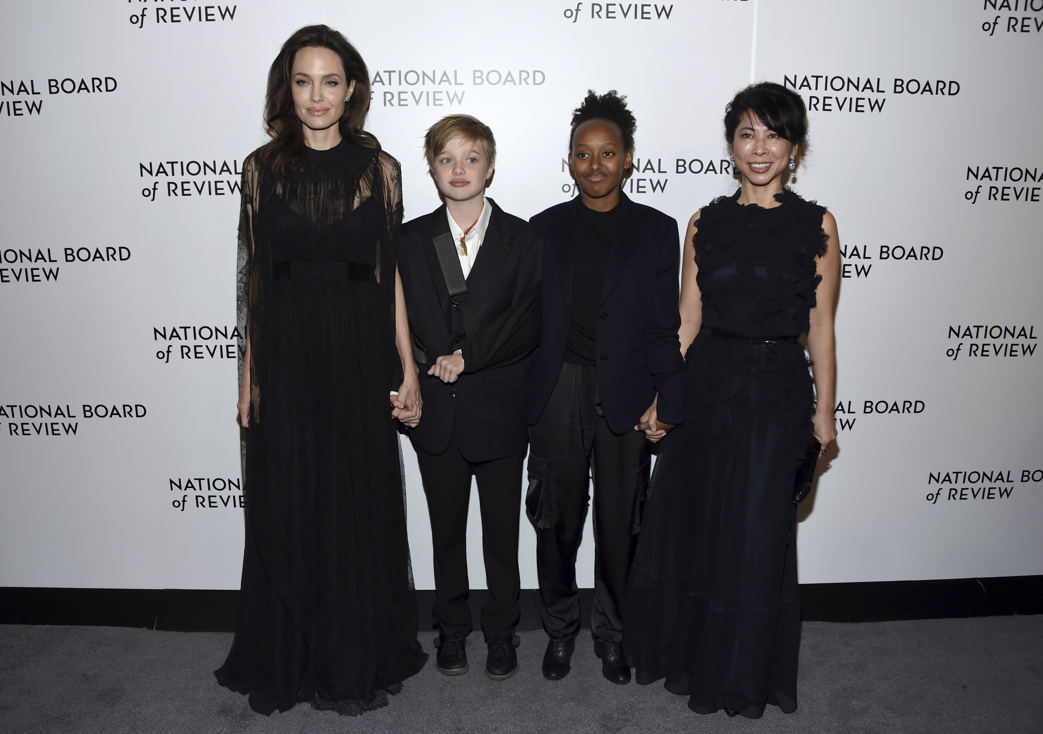 Анджелина Джоли с децата си Шайло и Захара