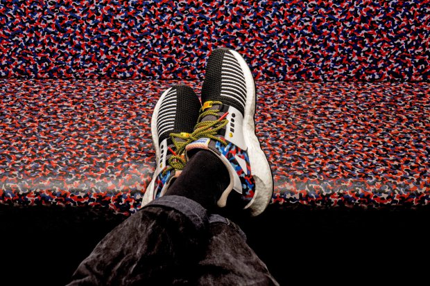 Adidas пуска маратонки, произведени от стара тапицерия на седалките в берлинското метро