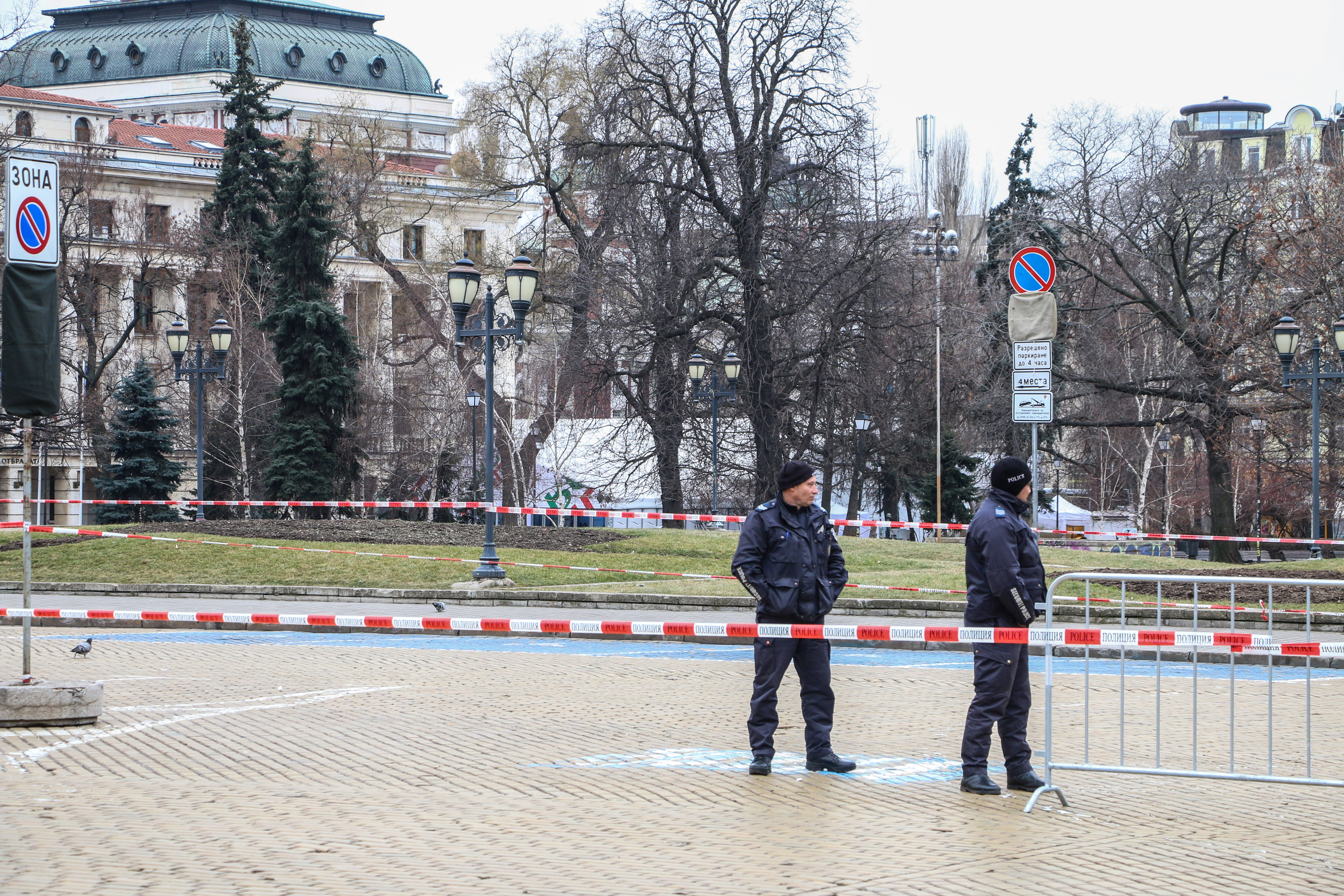 Полиция  в района на Народния театър ”Иван Вазов”  заради българското европредседателство