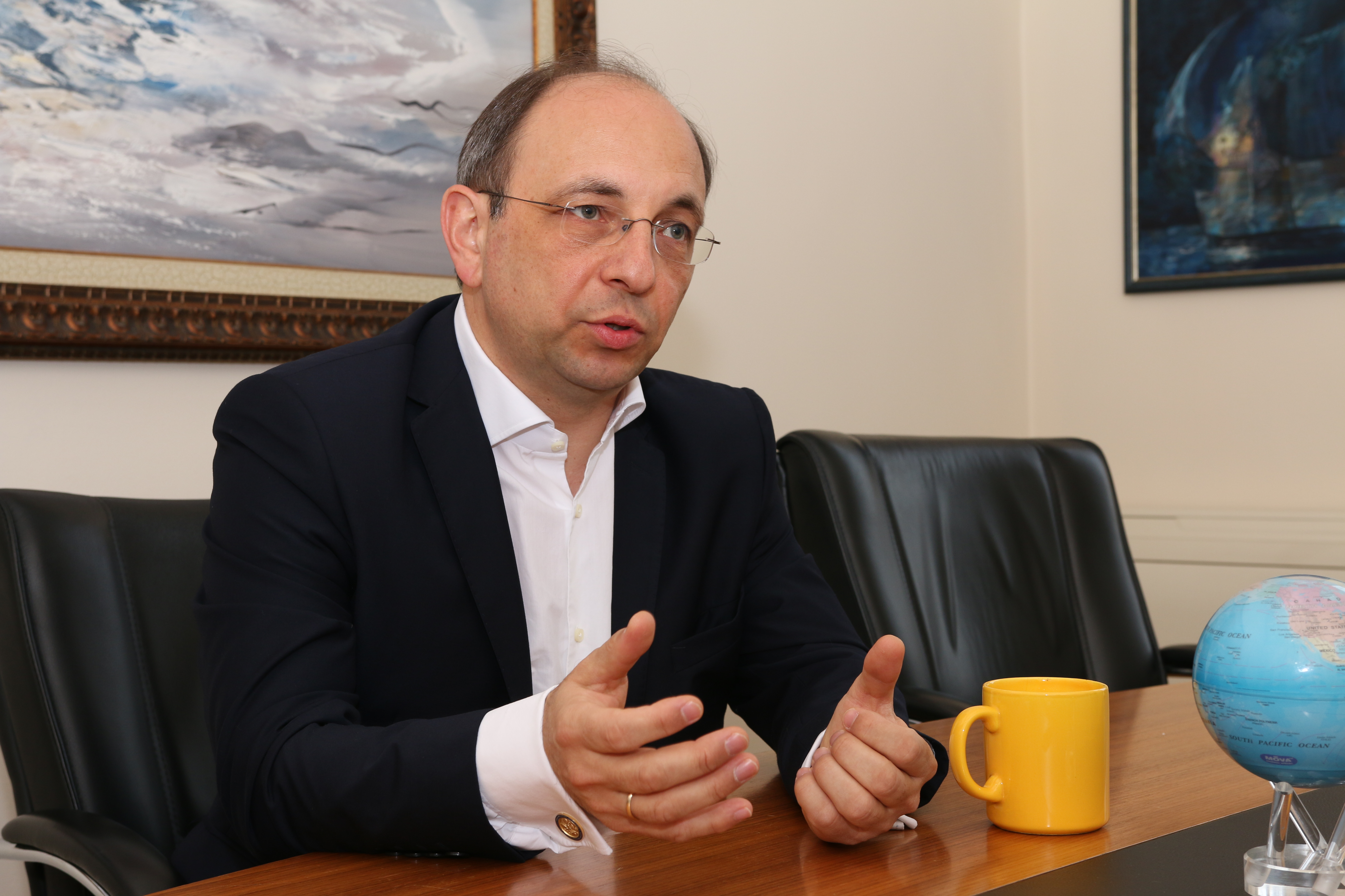 Николай Василев е убеден в необходимостта страната ни да приеме еврото