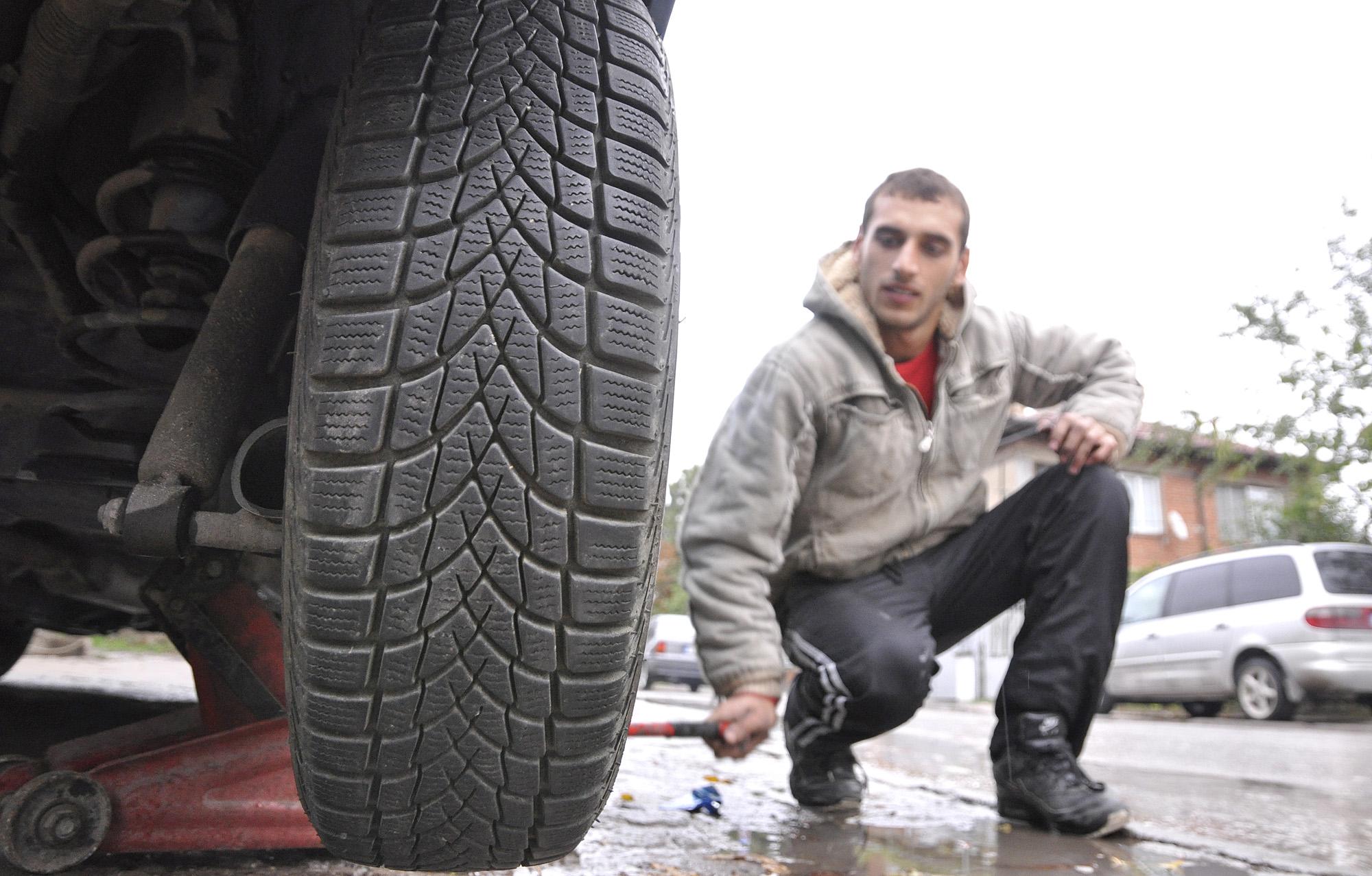 Столичната община събира стари гуми, бори мръсния въздух