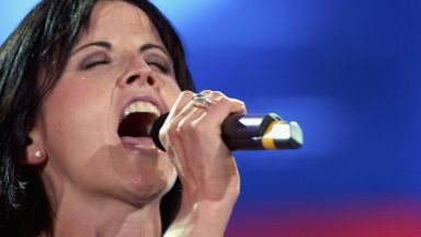 Оповестиха точната причина за смъртта на вокалистката на The Cranberries