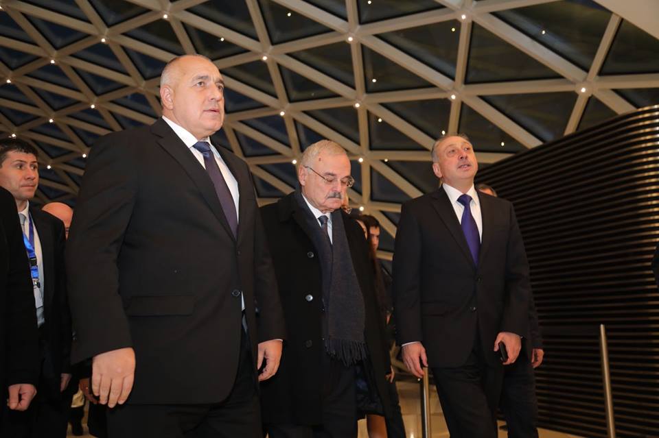 Двамата премиери откриха авиолинията Баку - София