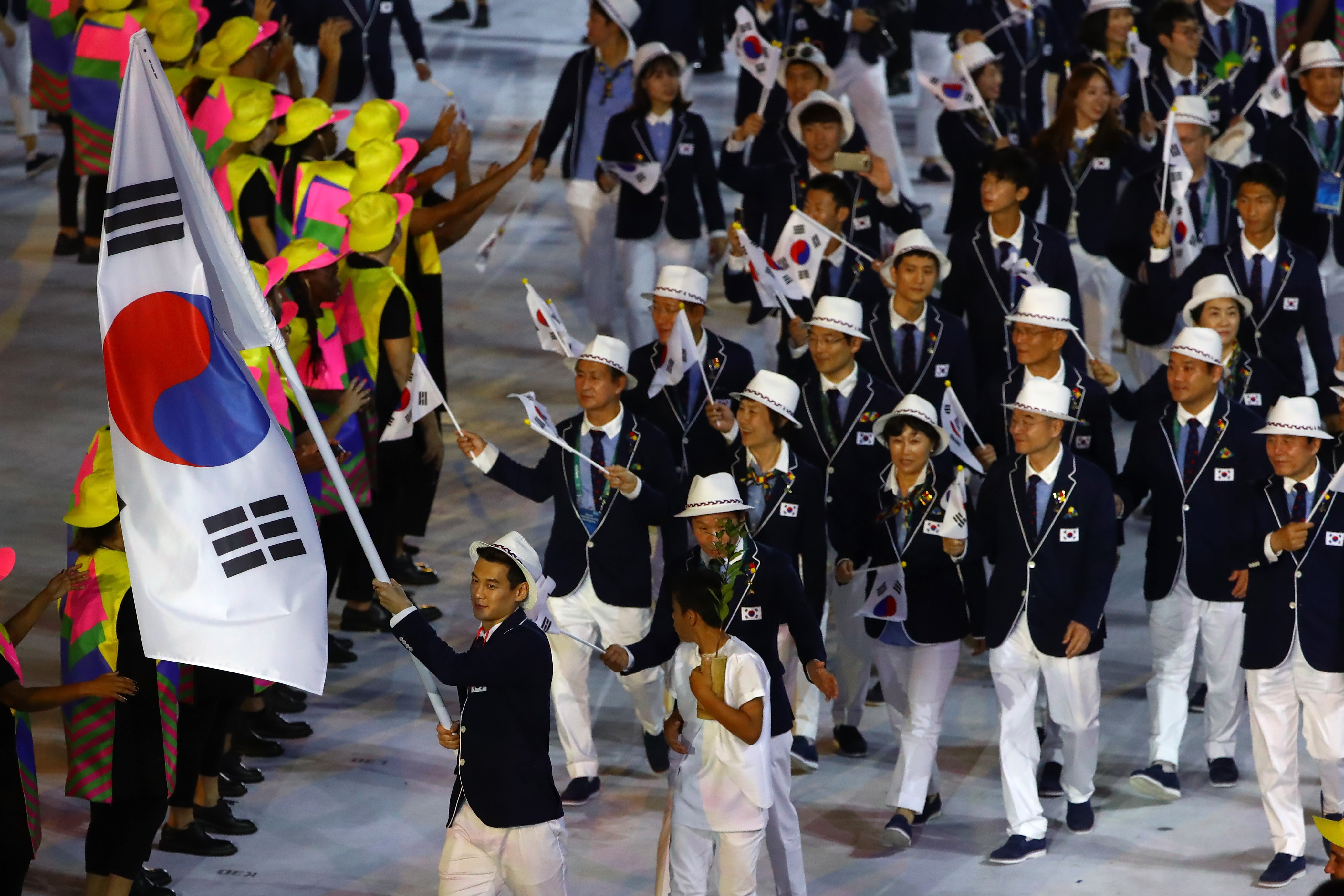 Северна и Южна Корея под общ флаг на Олимпиадата