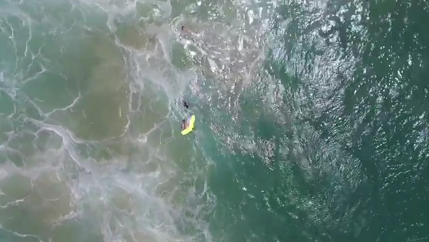 Давещи се сърфисти бяха спасени с дрон (Видео)