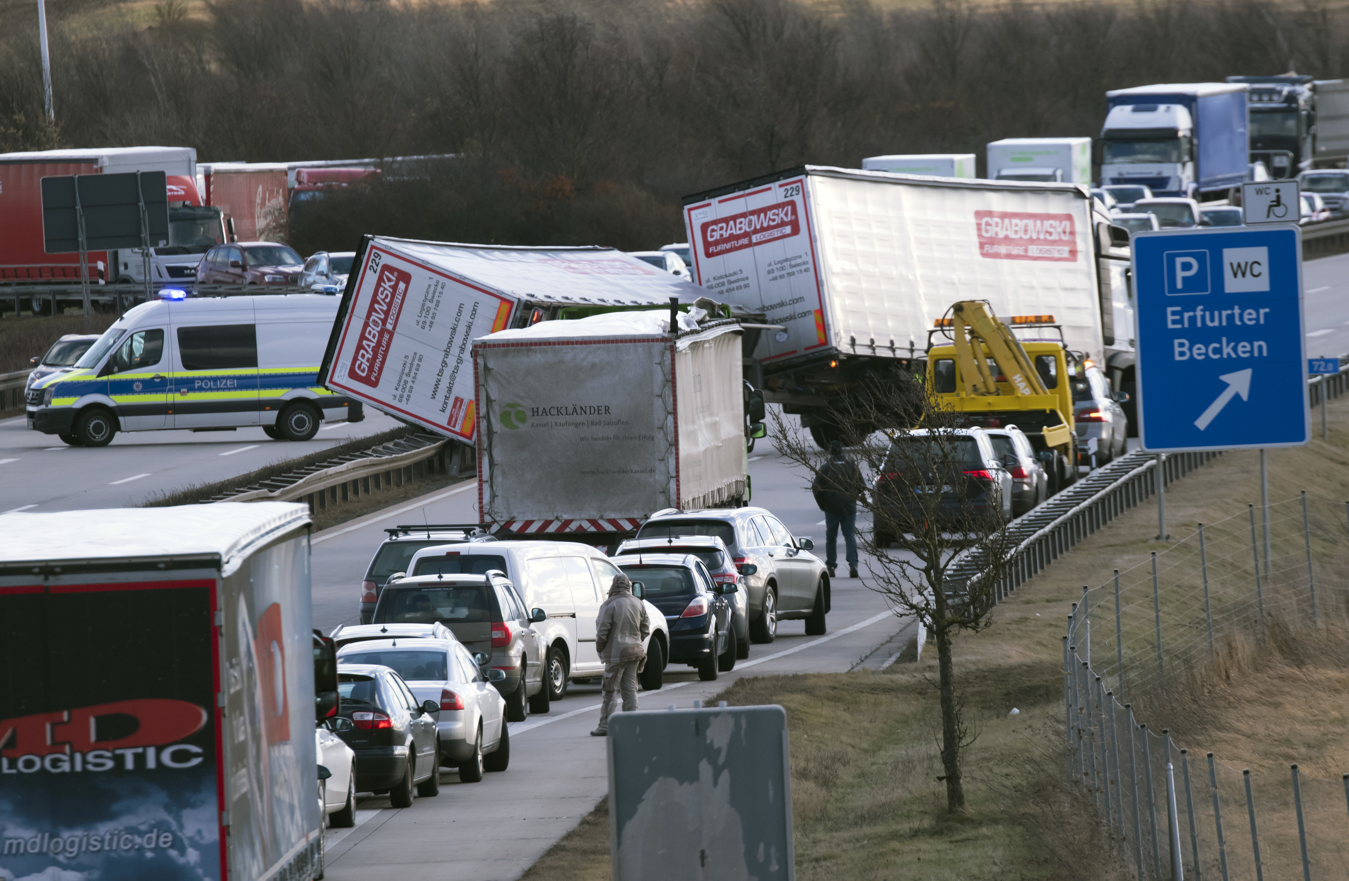 Камион катастрофира на магистрала по време на бурята, ударила Германия