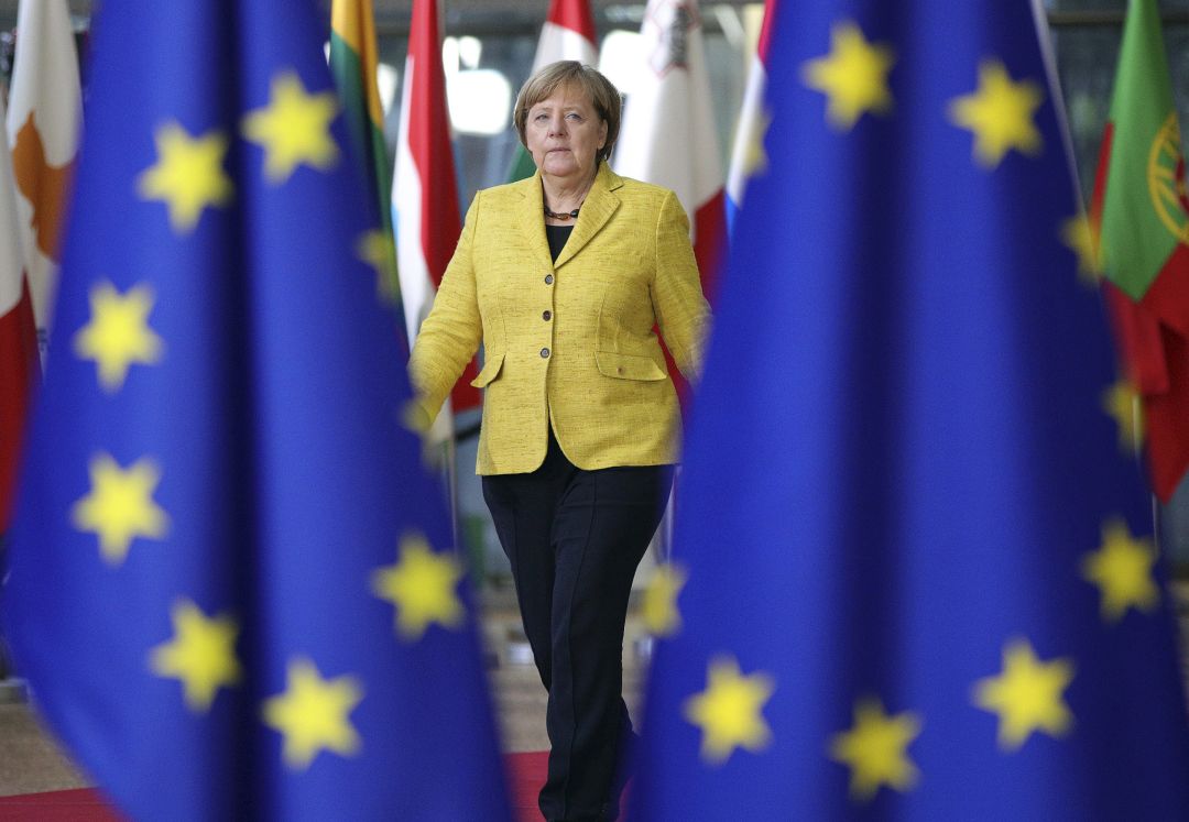 Европейската отбрана на фокус при визитата на Меркел