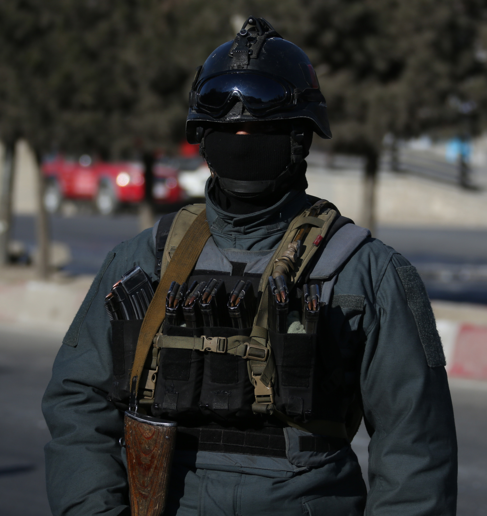 18 убити при атаката на хотел в Кабул