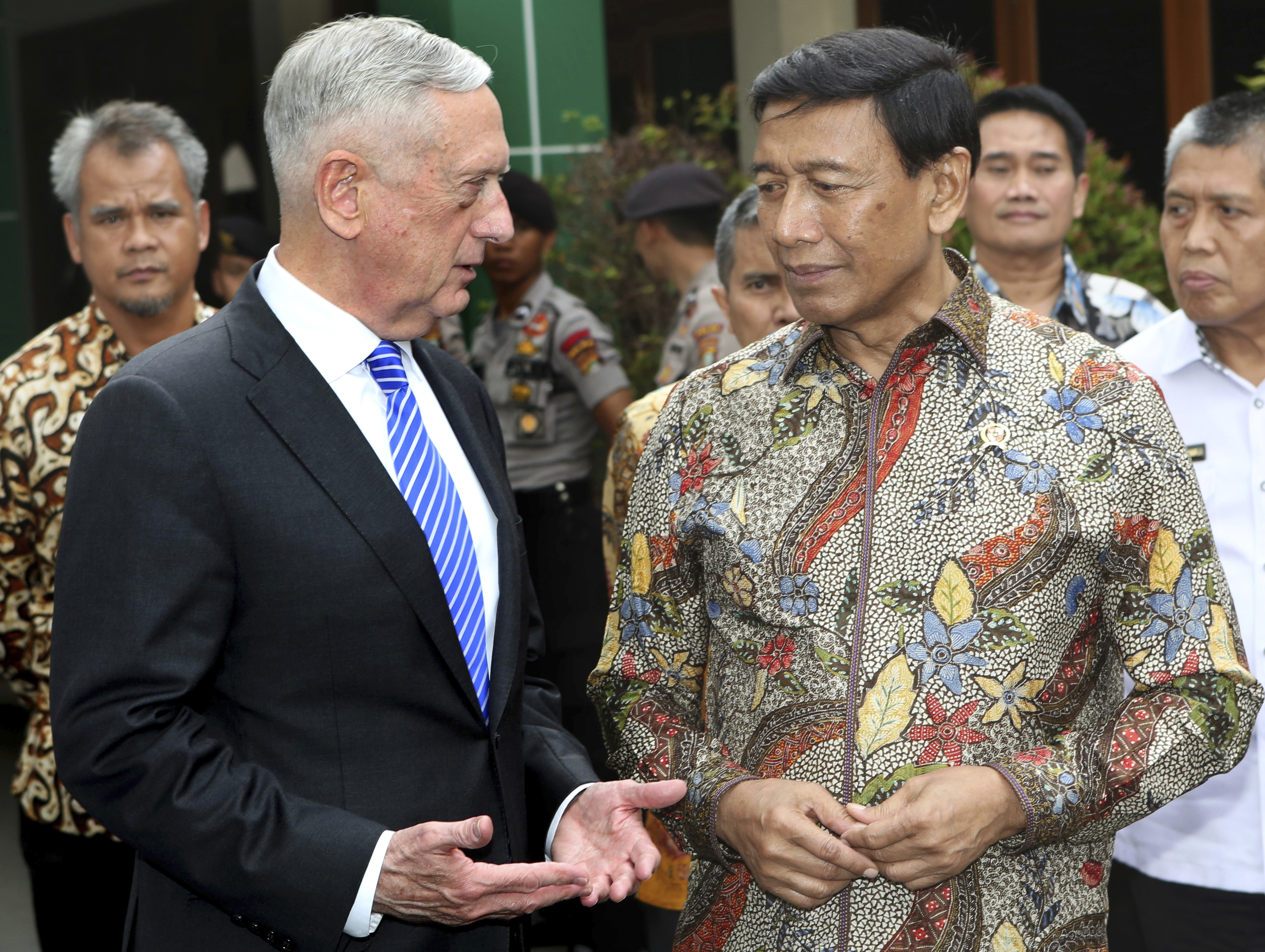 Матис видя зрелищна демонстрация на индонезийски военни