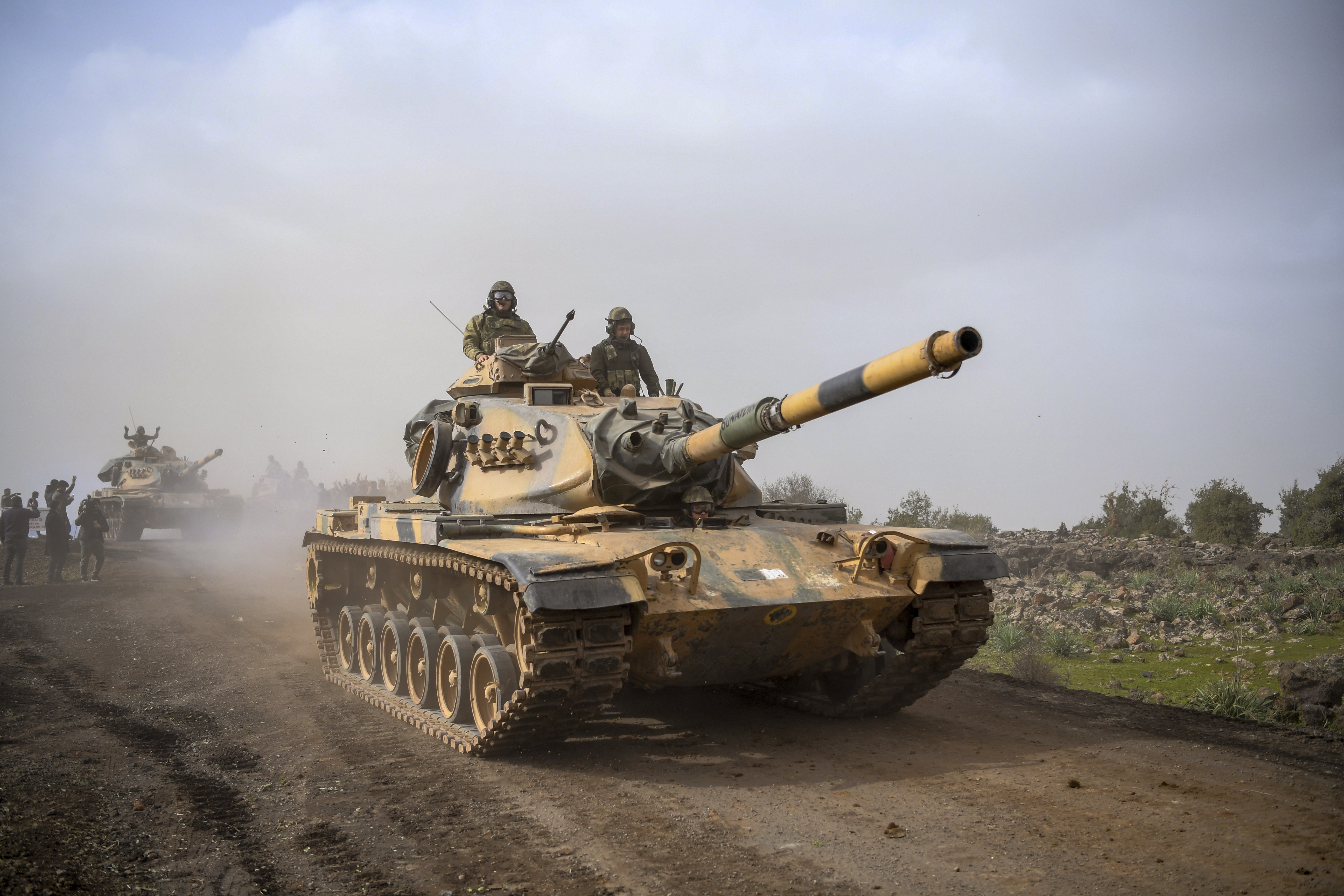 Турски танкове на път за Африн, Северна Сирия