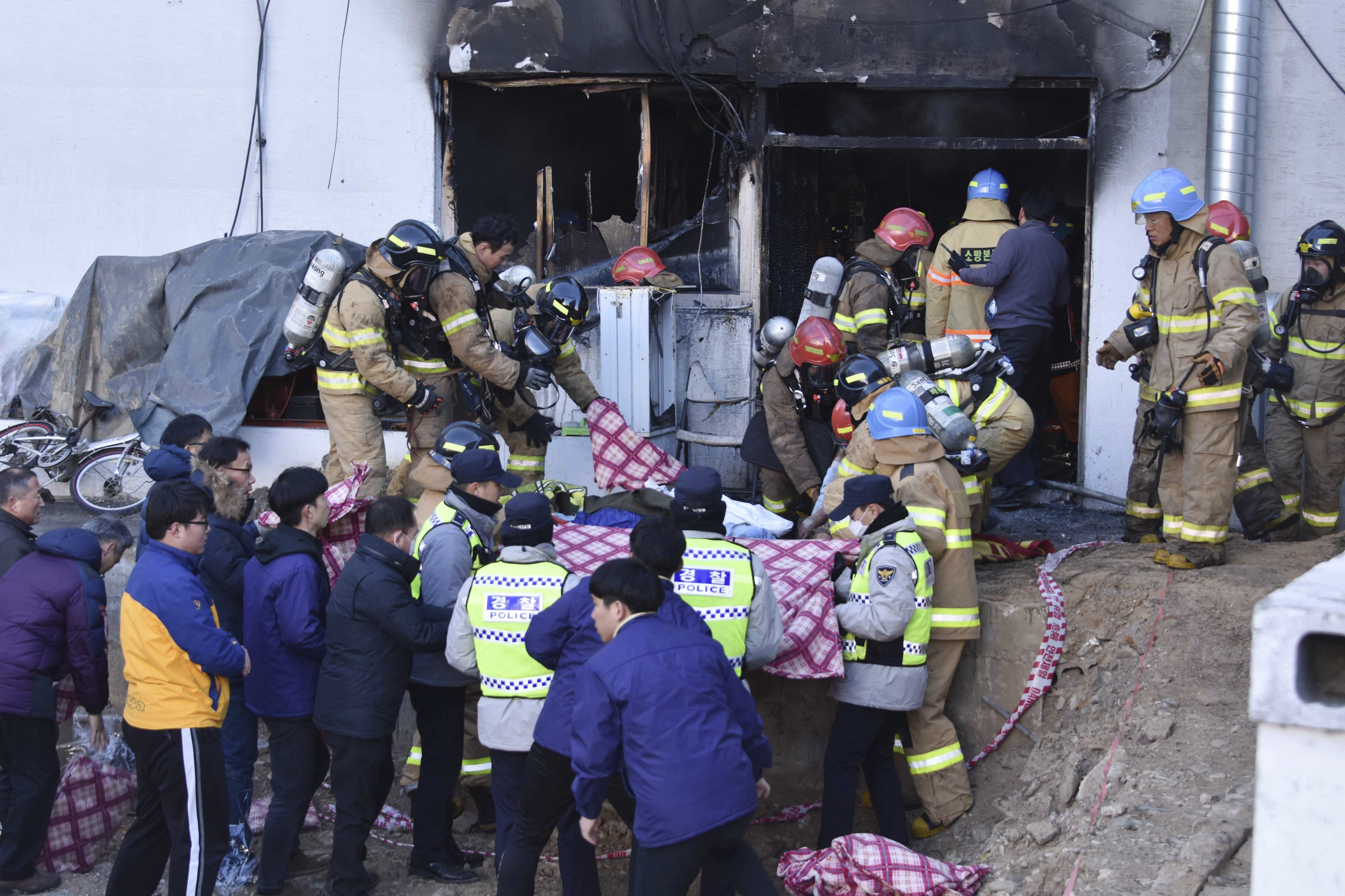 Десетки жертви при пожар в южнокорейска болница