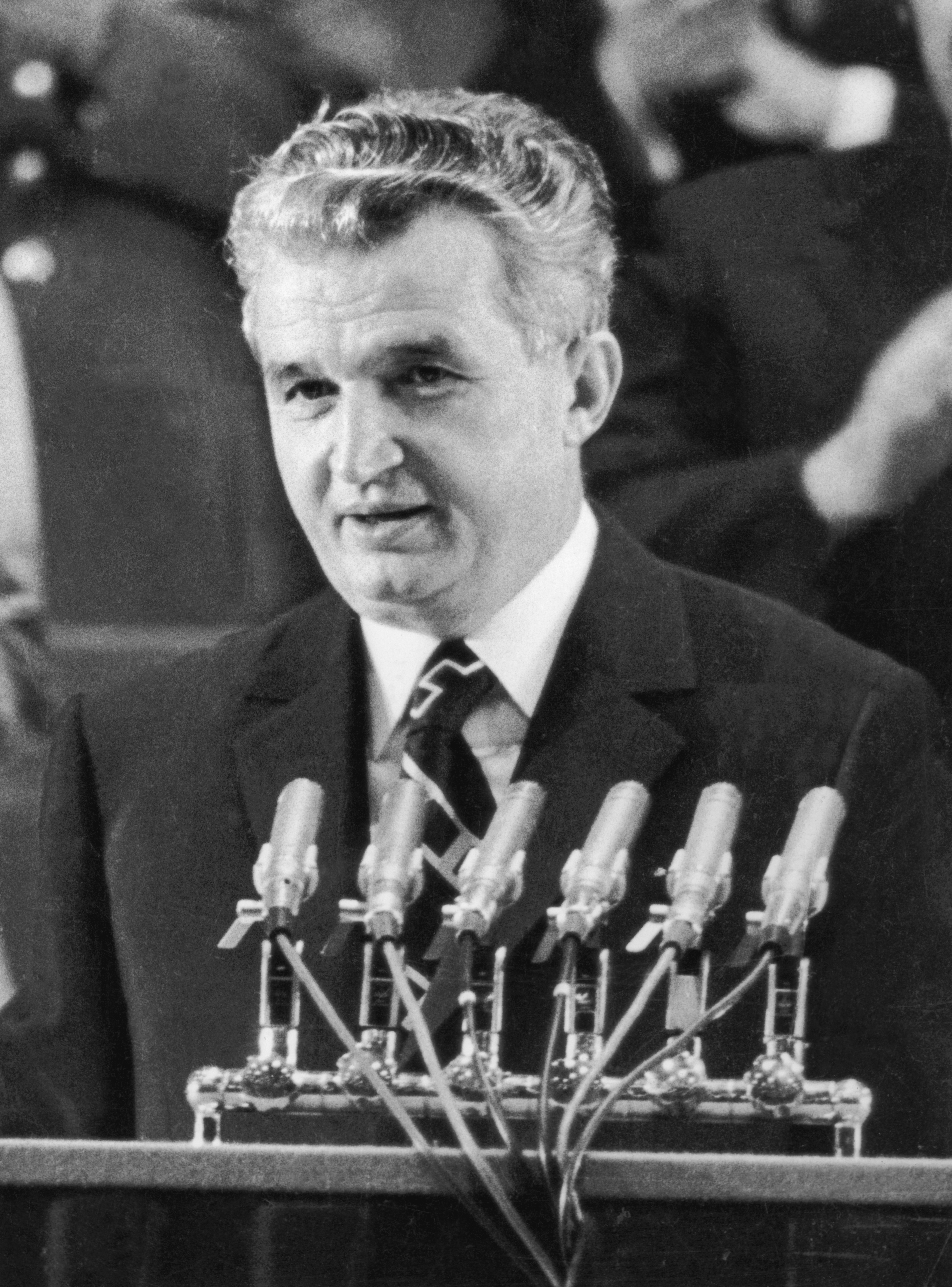 Николае Чаушеску на пленум на комунистическата партия