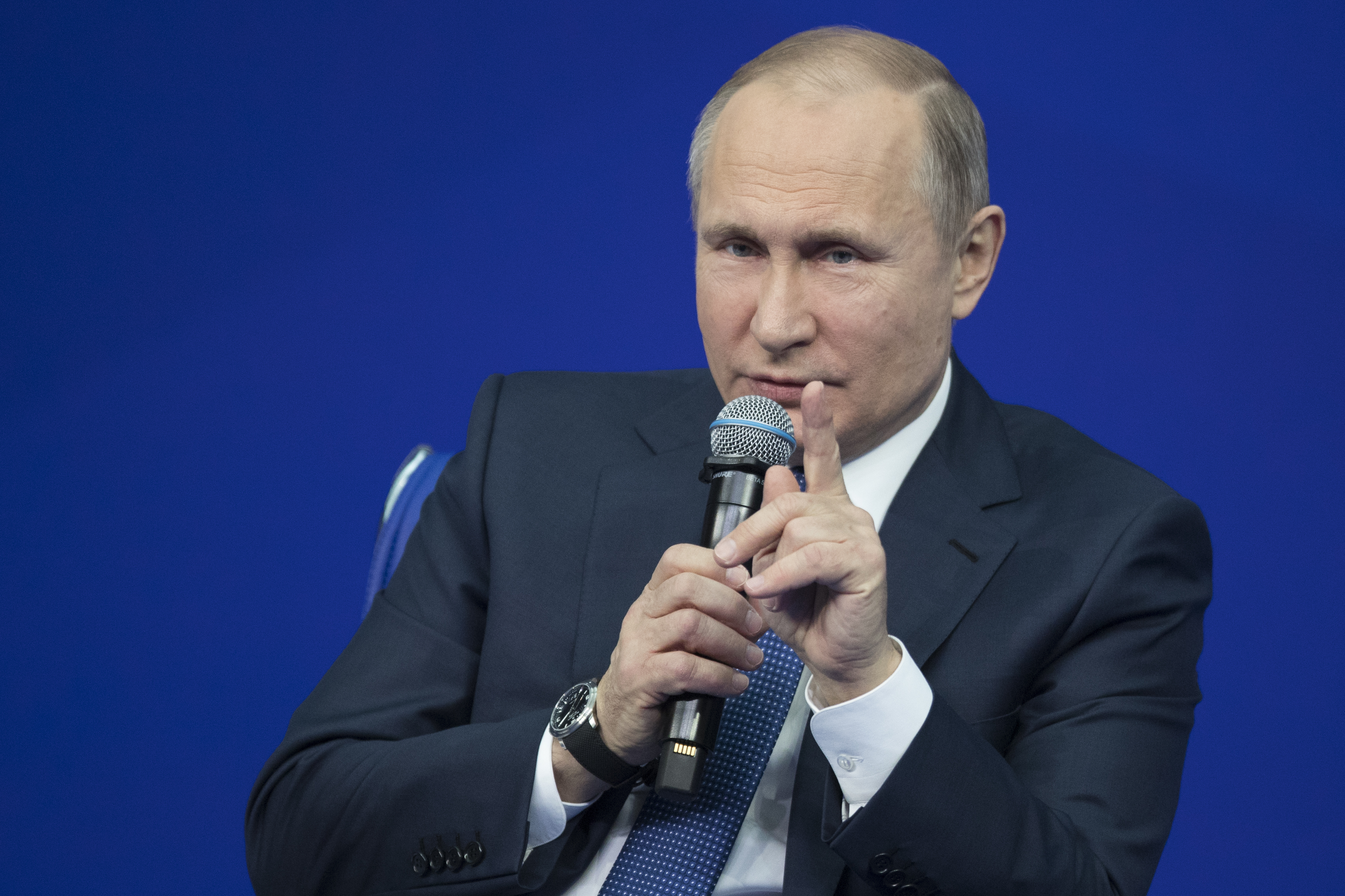 Путин призна, че не използва смартфон