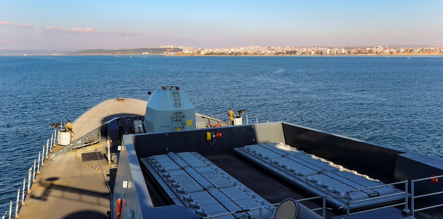 Военен кораб на НАТО влиза в Чеурно море