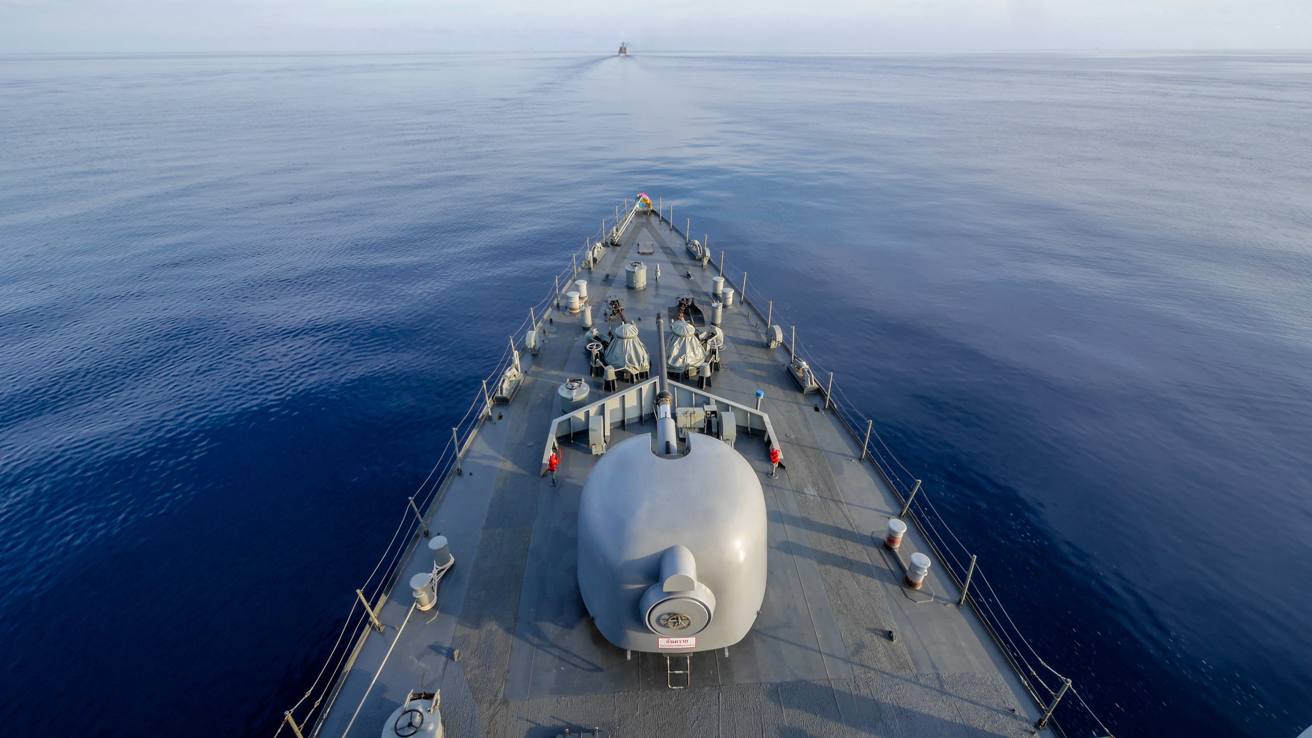 Според американски експерт, евентуална война с Китай би се водила по море и по въздух