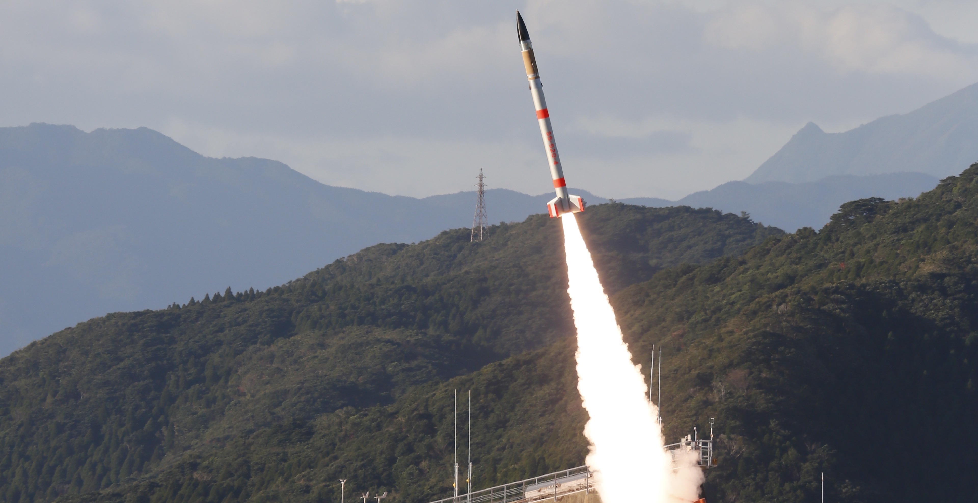 Япония изстреля най-малката ракета в света