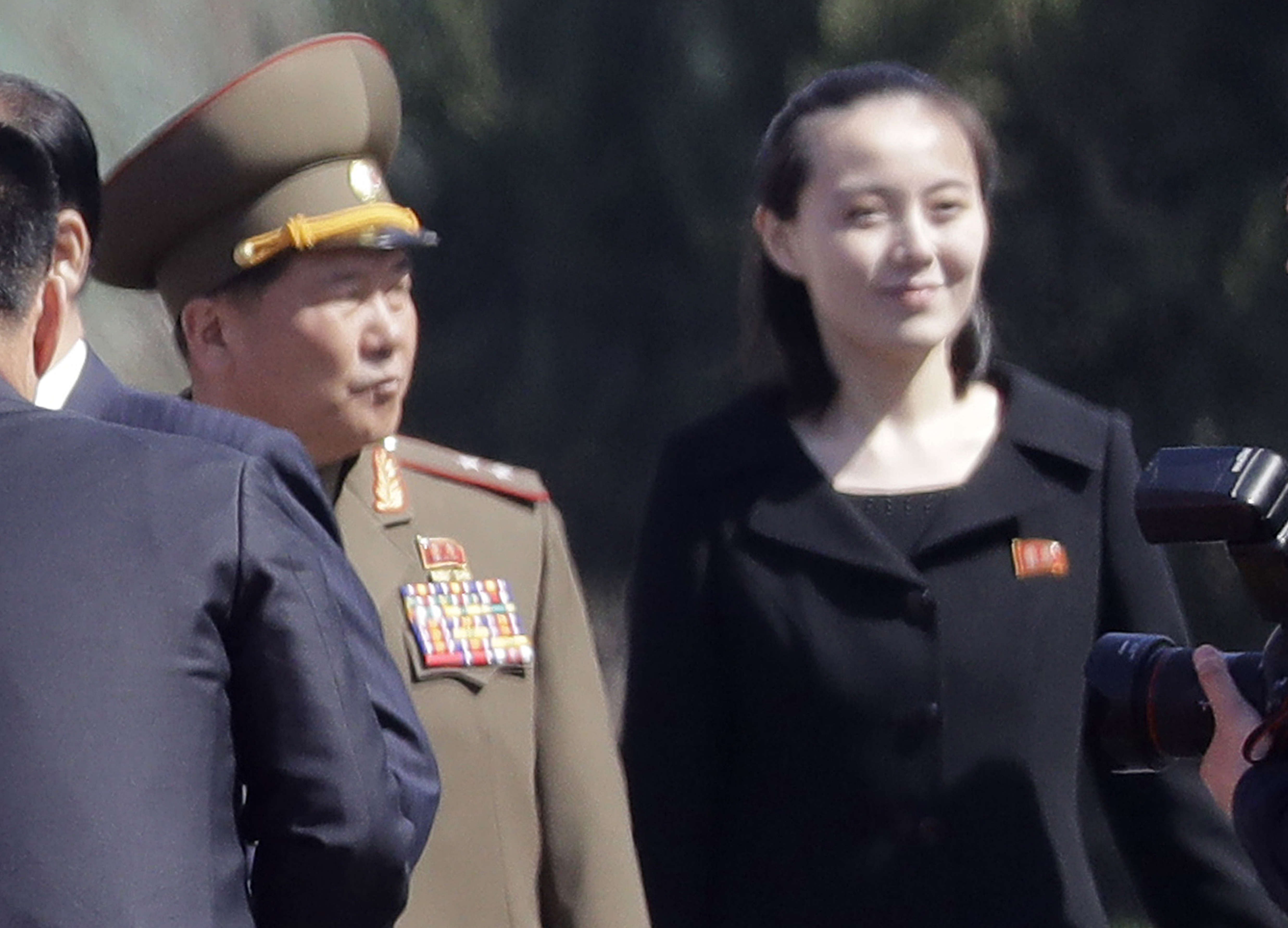Ким Чен-ун прати сестра си в Южна Корея