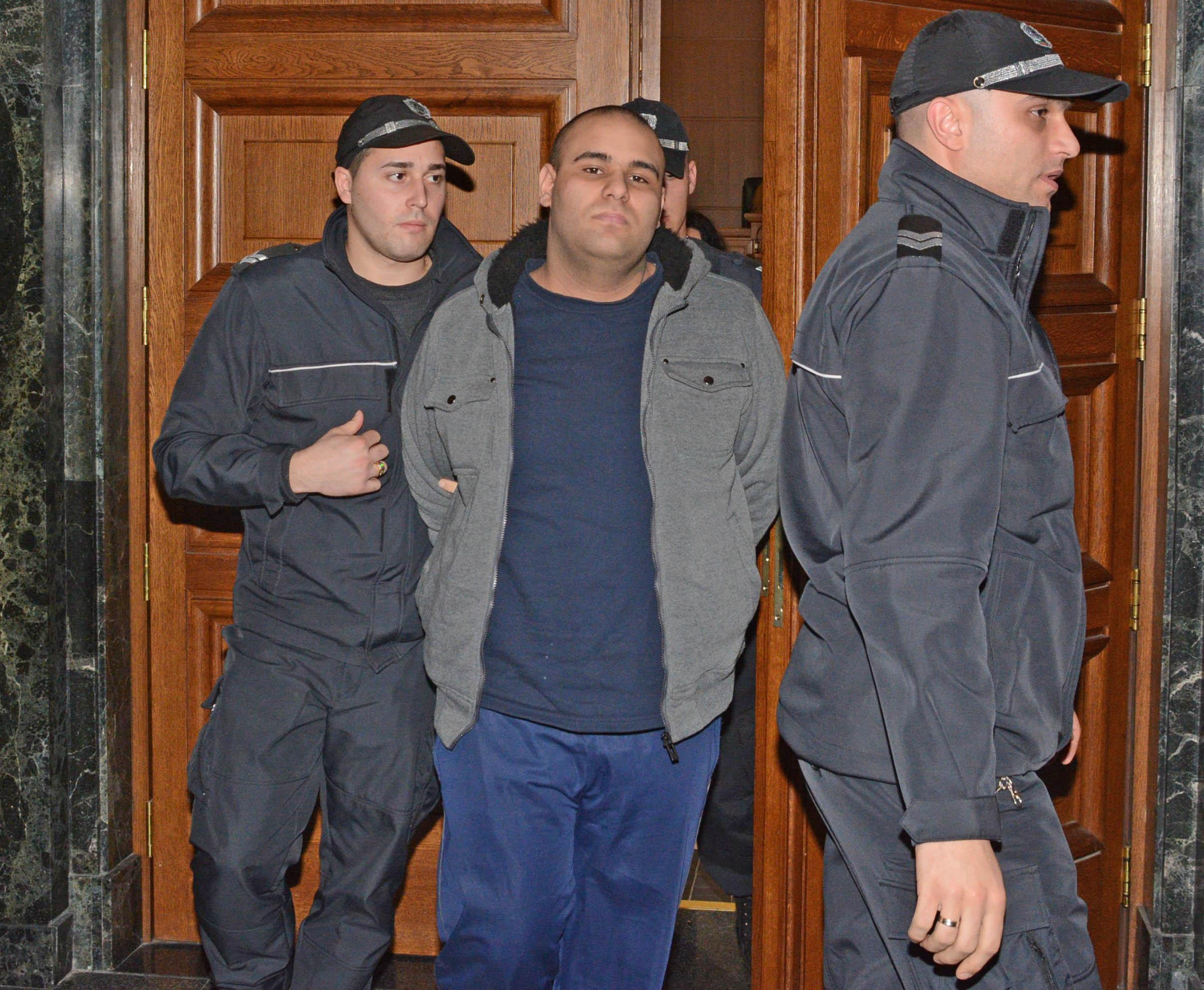Емил Азов бе осъден на 30 години затвор