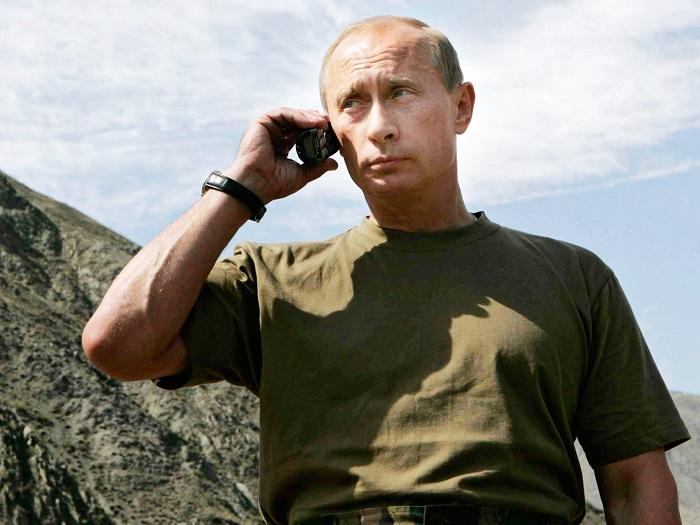 Путин не ползва смартфон