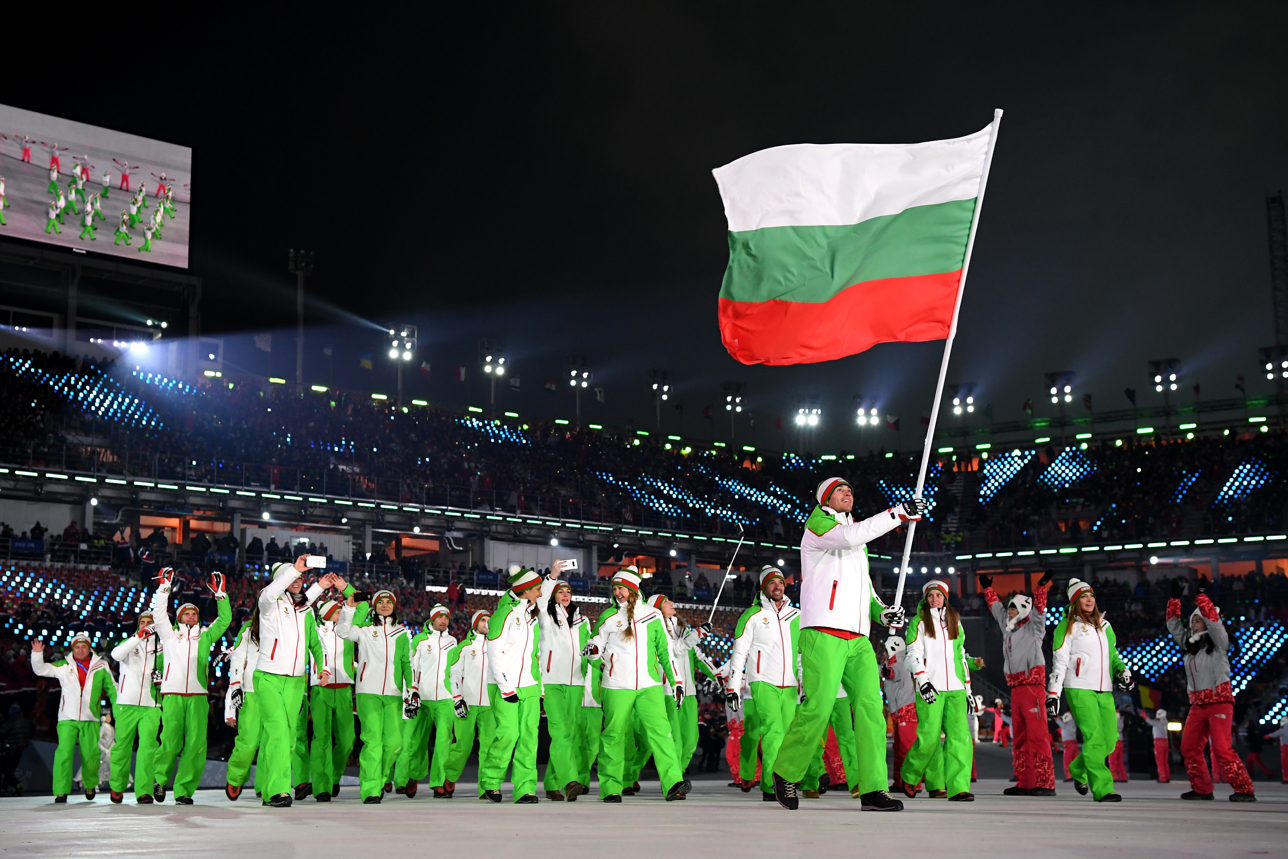 Огънят пламна, зрелище откри игрите (галерия)